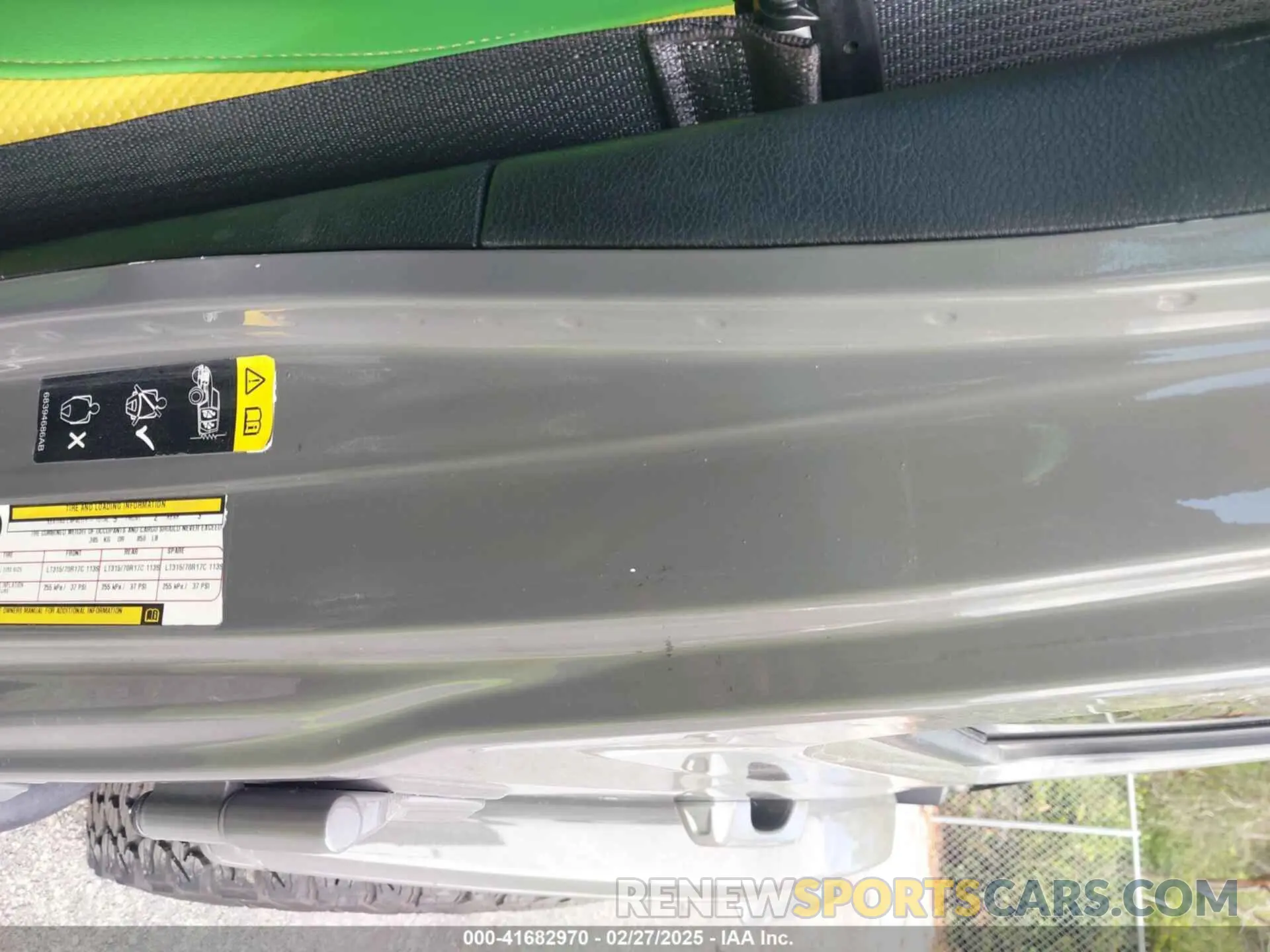 9 Фотография поврежденного автомобиля 1C4JJXSJ5PW515440 JEEP WRANGLER 2023