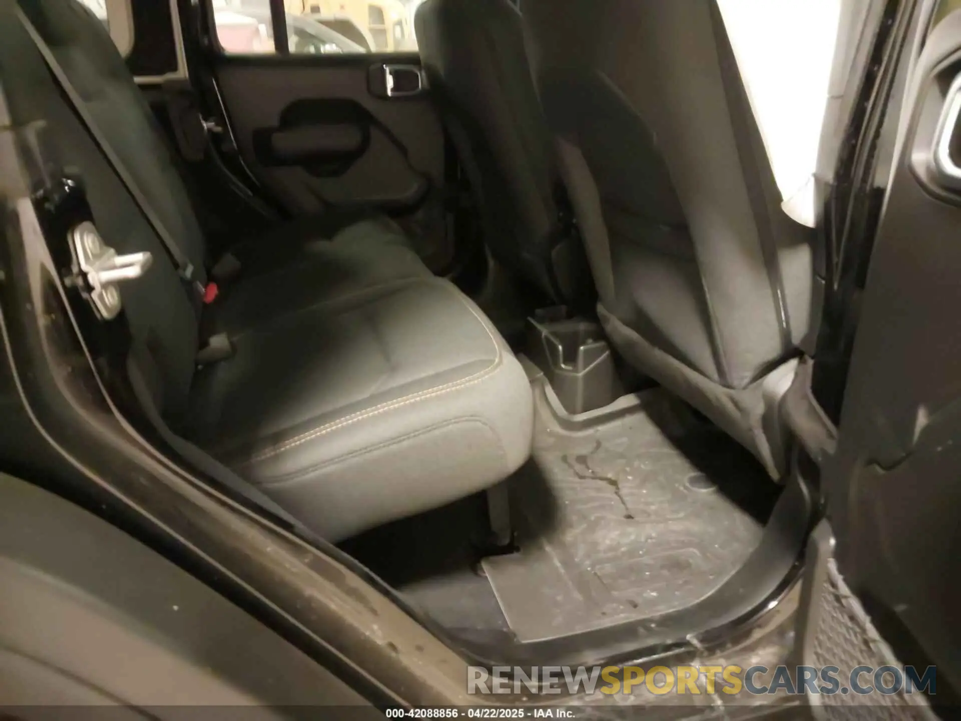 8 Photograph of a damaged car 1C4PJXDG4RW218996 JEEP WRANGLER 2024