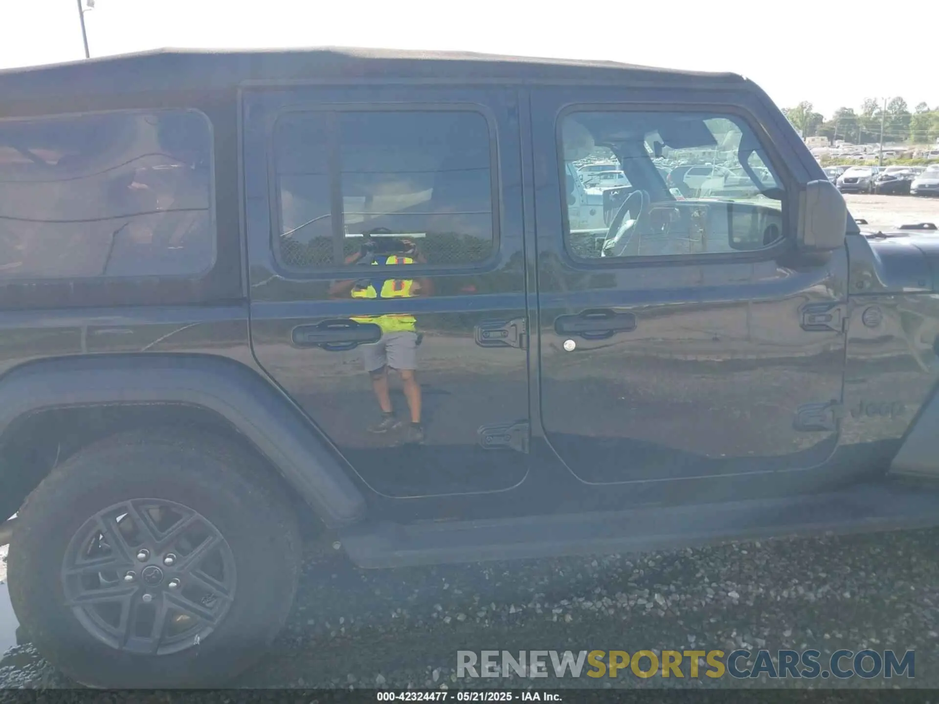 14 Photograph of a damaged car 1C4PJXDN3RW137051 JEEP WRANGLER 2024