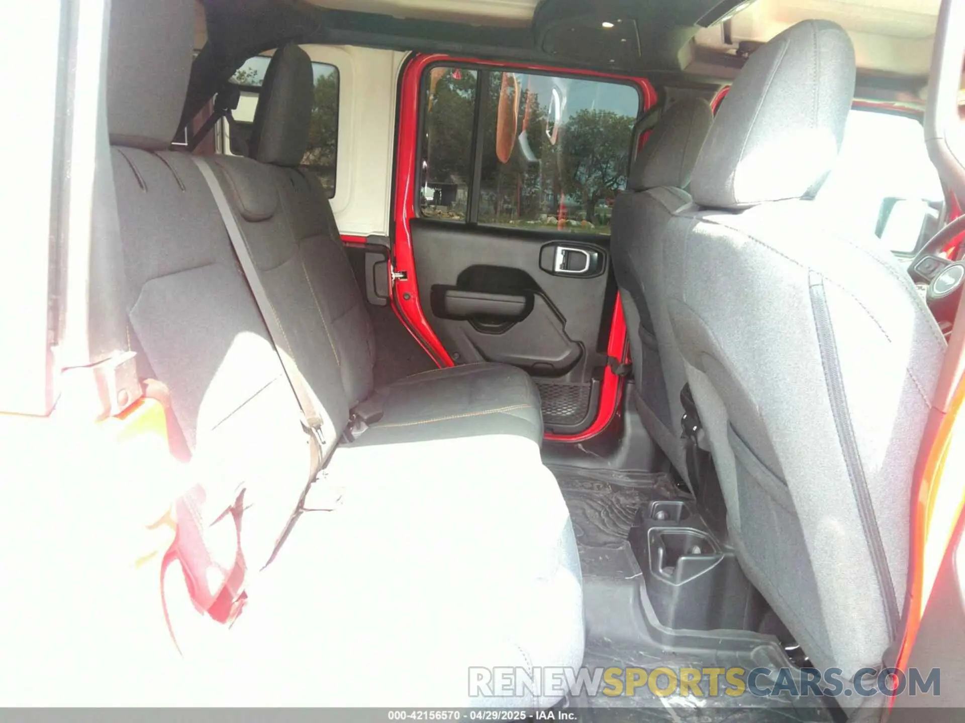 8 Фотография поврежденного автомобиля 1C4PJXDNXRW110431 JEEP WRANGLER 2024
