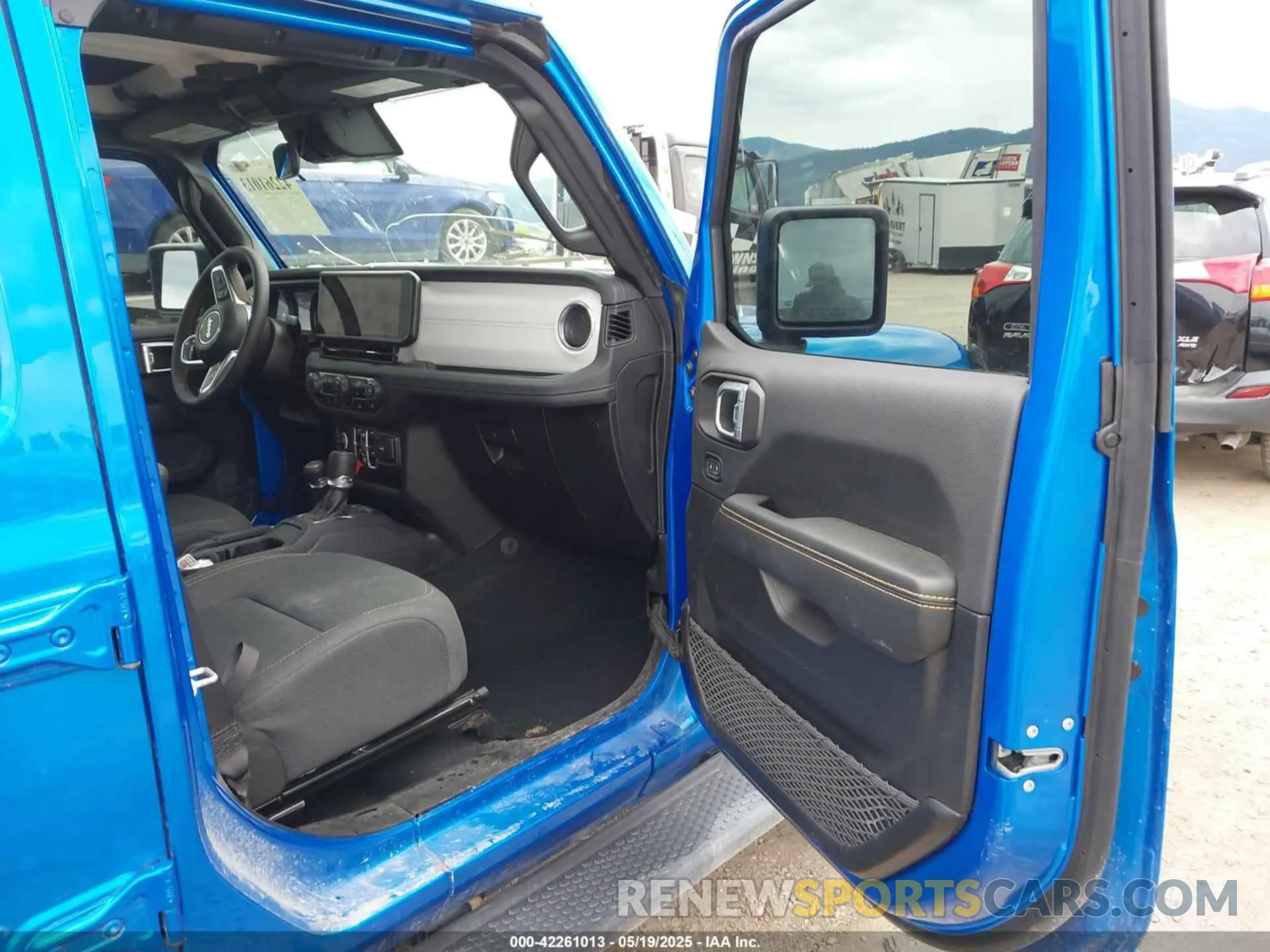 5 Photograph of a damaged car 1C4PJXEG0RW344058 JEEP WRANGLER 2024