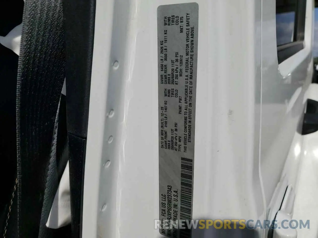 14 Photograph of a damaged car 1C4RJXP65RW237343 JEEP WRANGLER 2024