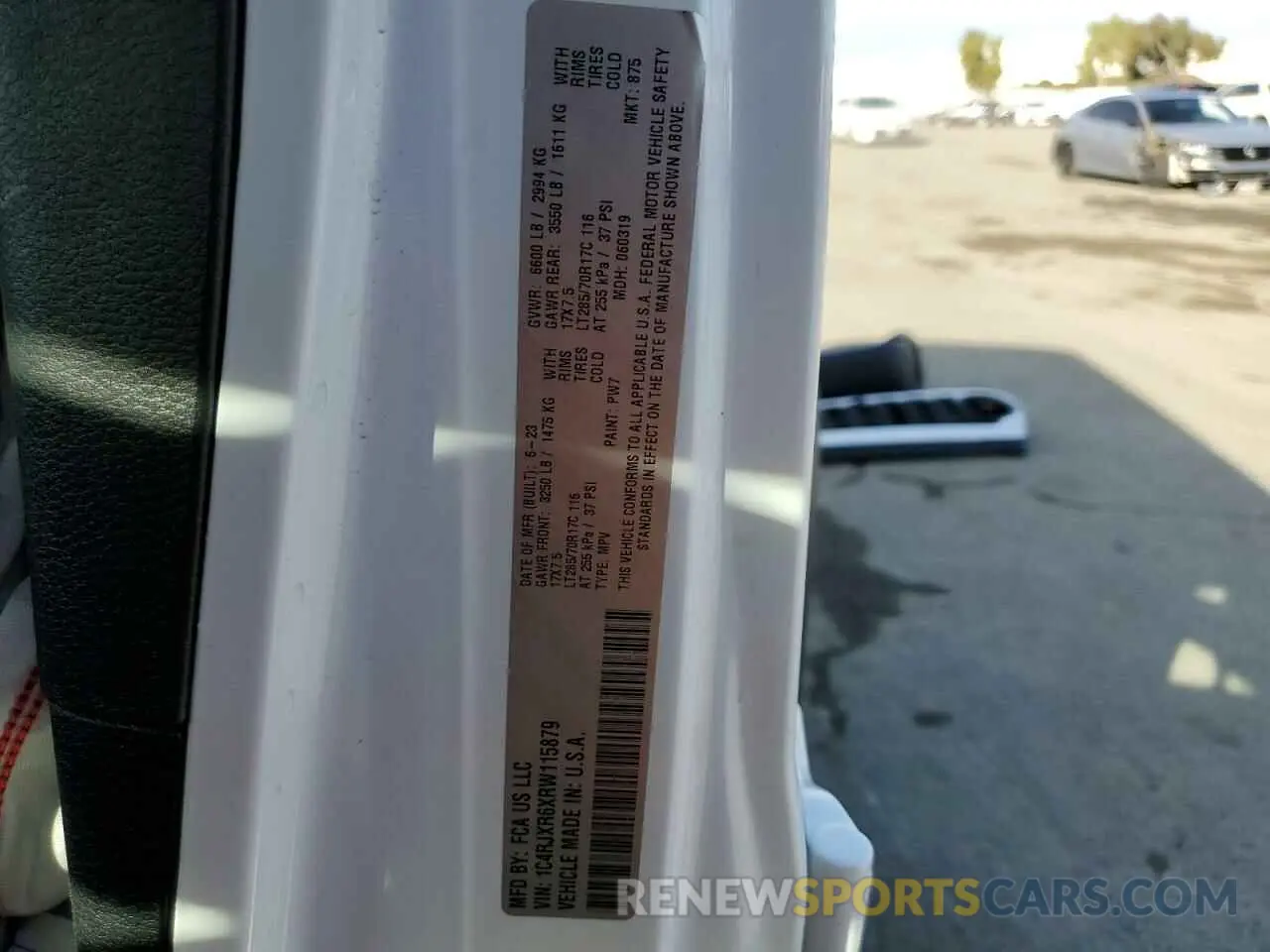 14 Фотография поврежденного автомобиля 1C4RJXR6XRW115879 JEEP WRANGLER 2024