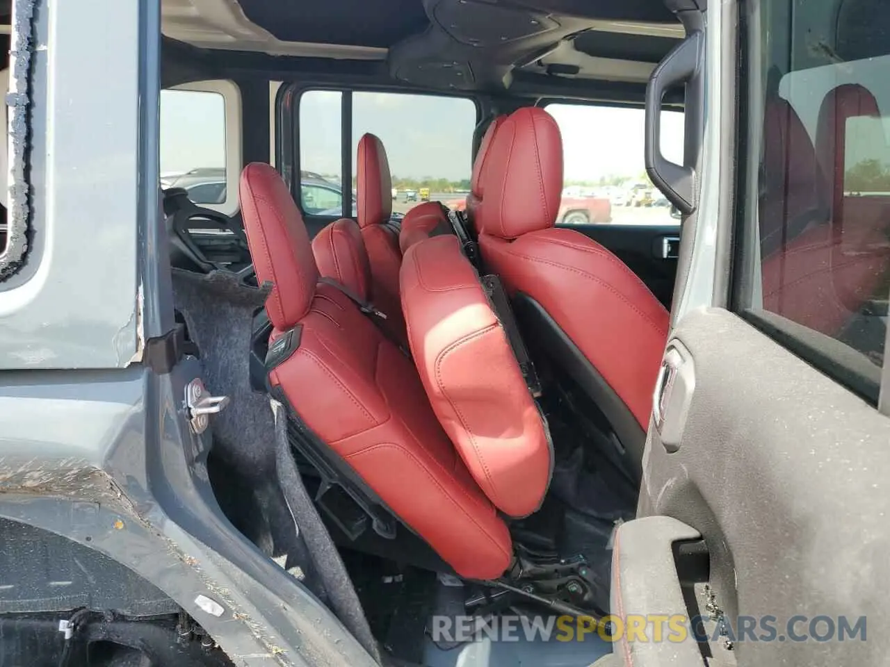 10 Photograph of a damaged car 1C4RJXSJ3RW218804 JEEP WRANGLER 2024