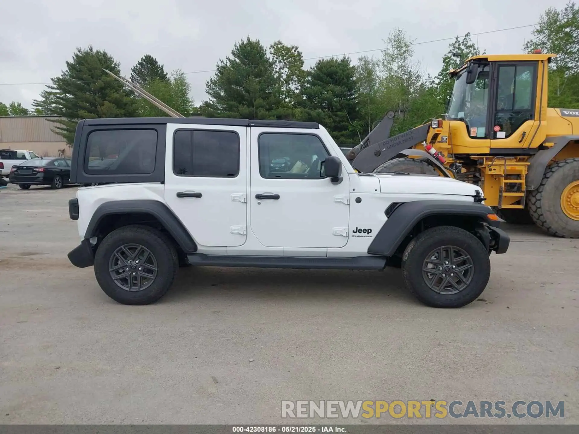 13 Photograph of a damaged car 1C4PJXDN4SW540350 JEEP WRANGLER 2025