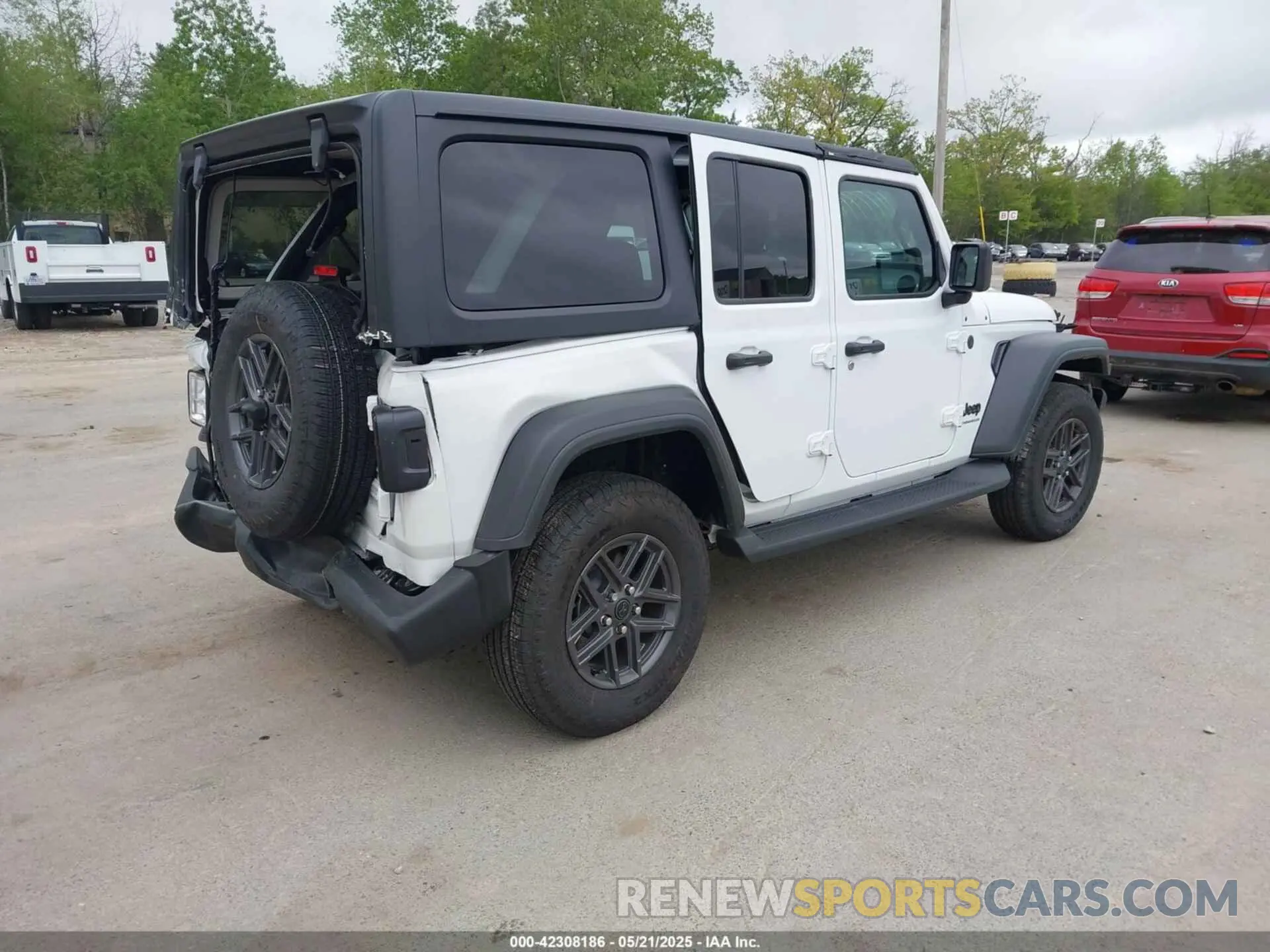 4 Photograph of a damaged car 1C4PJXDN4SW540350 JEEP WRANGLER 2025