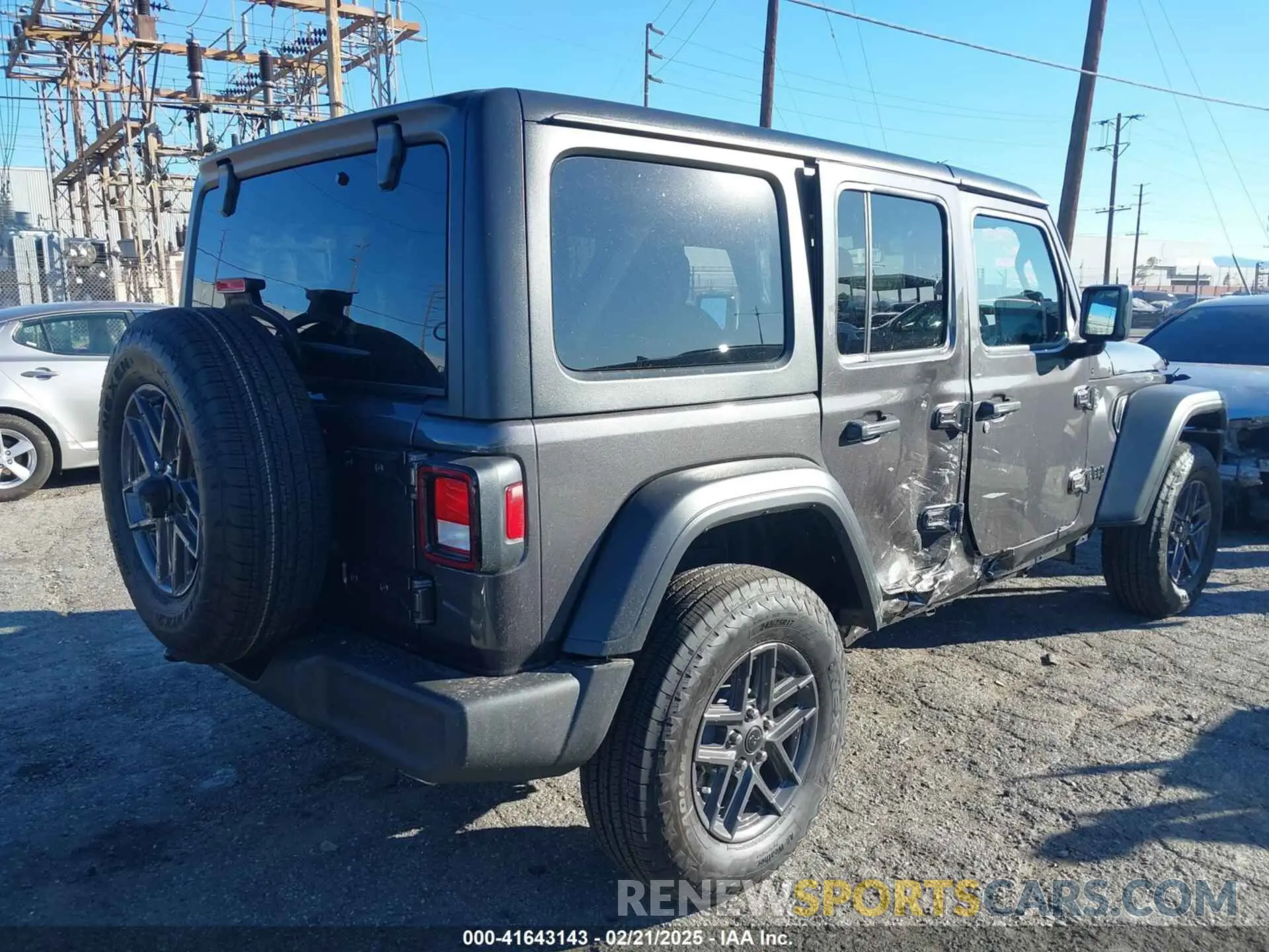 4 Photograph of a damaged car 1C4PJXDN7SW517144 JEEP WRANGLER 2025
