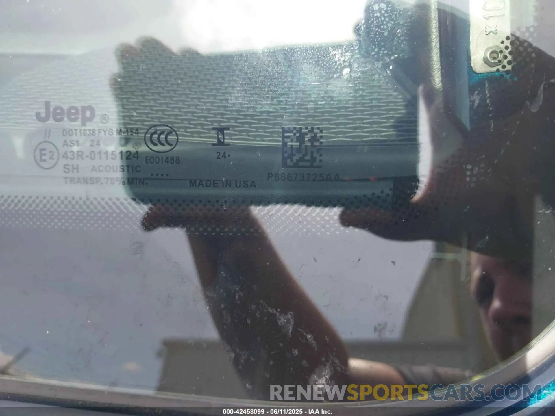 9 Photograph of a damaged car 1C4PJXEG4SW537402 JEEP WRANGLER 2025