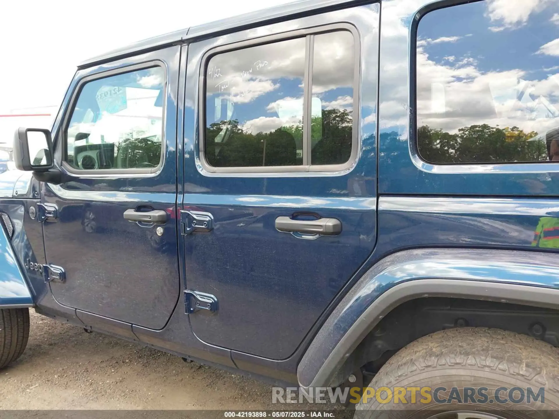 14 Photograph of a damaged car 1C4PJXEN0SW526234 JEEP WRANGLER 2025
