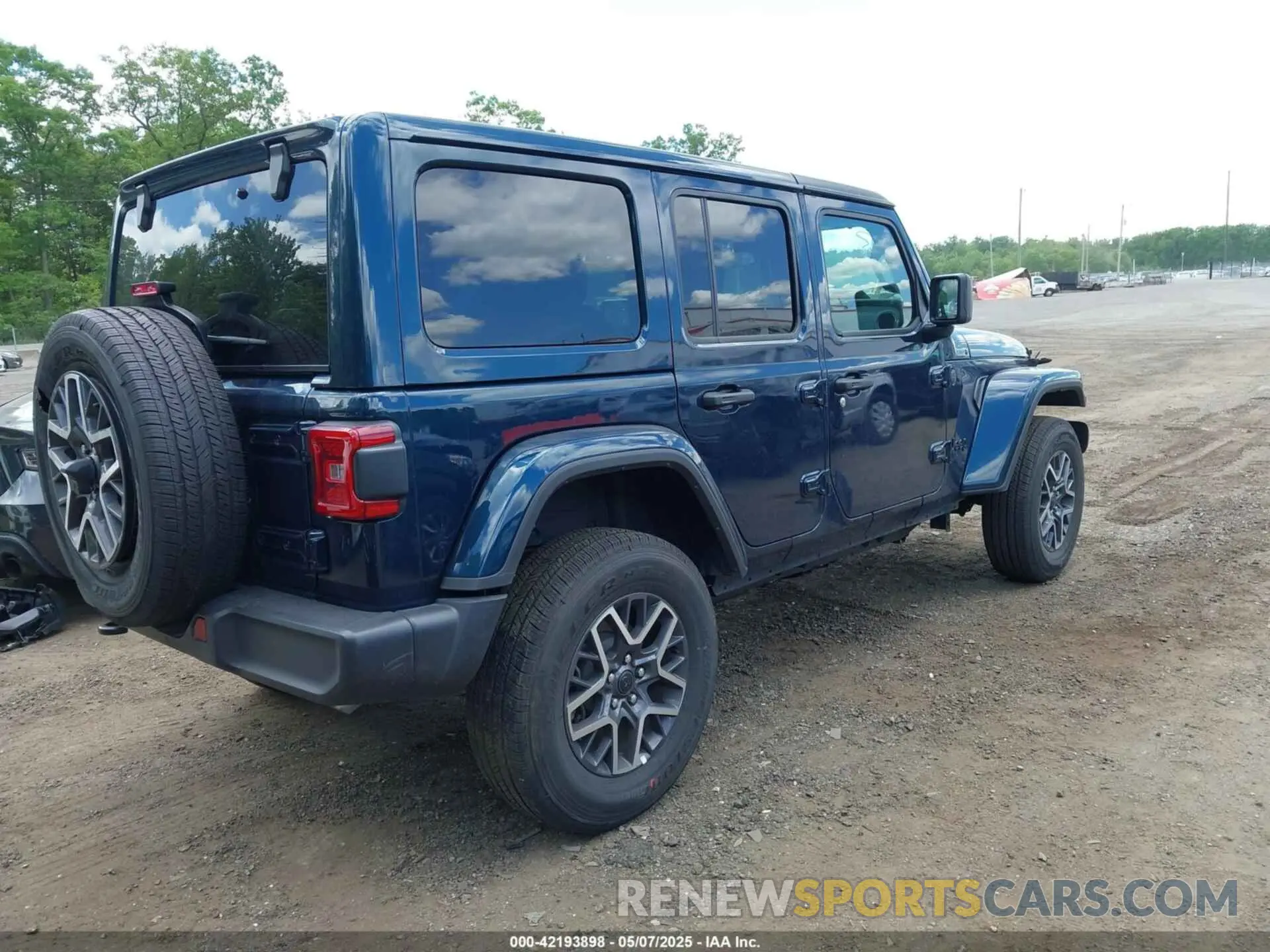 4 Photograph of a damaged car 1C4PJXEN0SW526234 JEEP WRANGLER 2025