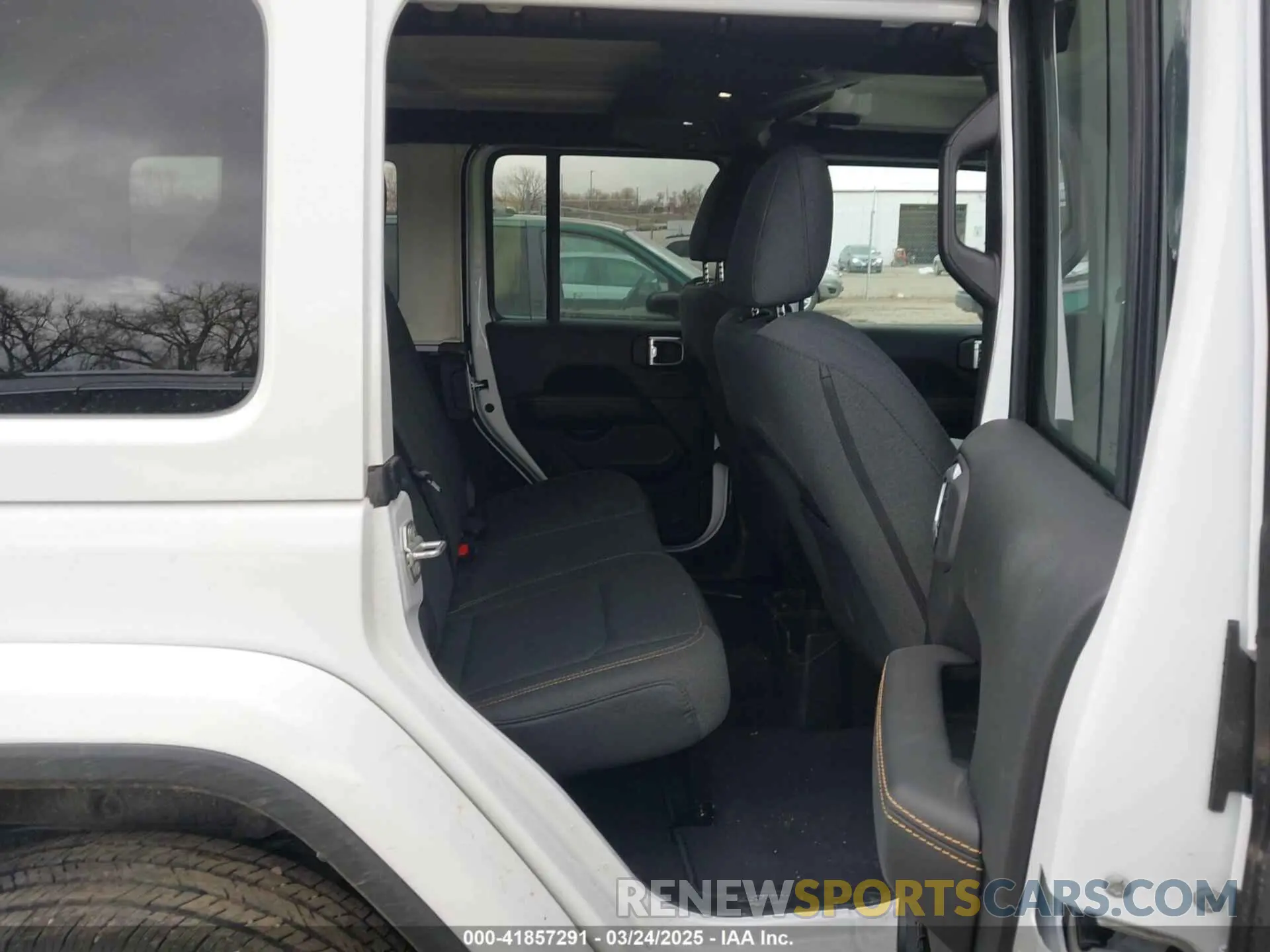 8 Photograph of a damaged car 1C4PJXEN6SW526285 JEEP WRANGLER 2025