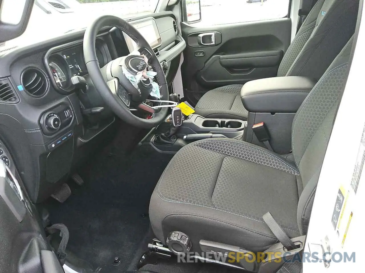 7 Photograph of a damaged car 1C4RJXR66SW602471 JEEP WRANGLER 2025