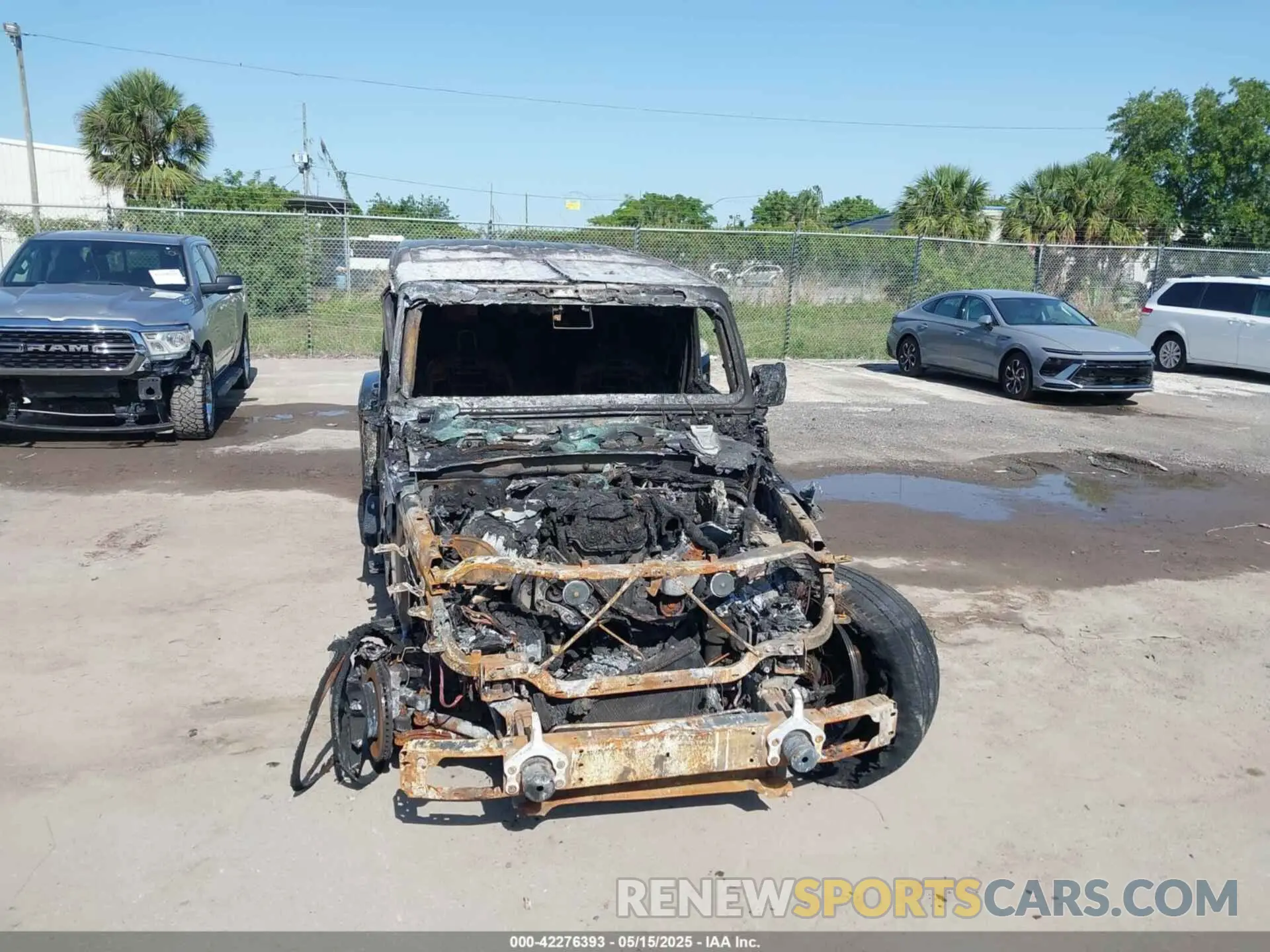 6 Photograph of a damaged car 1C4JJXP60MW643293 JEEP WRANGLER 4XE 2021