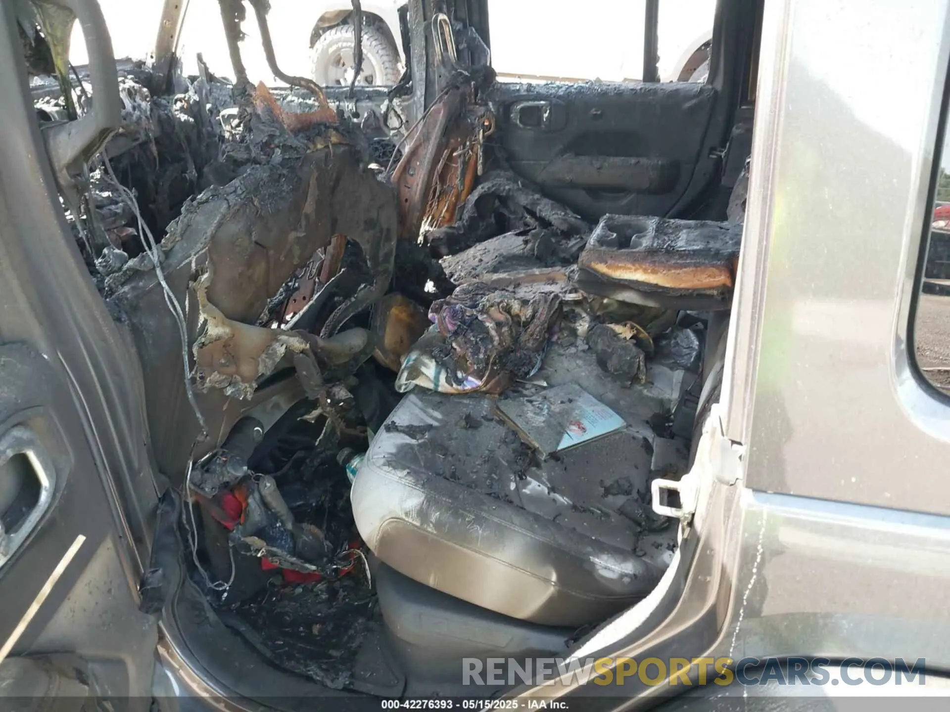 8 Photograph of a damaged car 1C4JJXP60MW643293 JEEP WRANGLER 4XE 2021