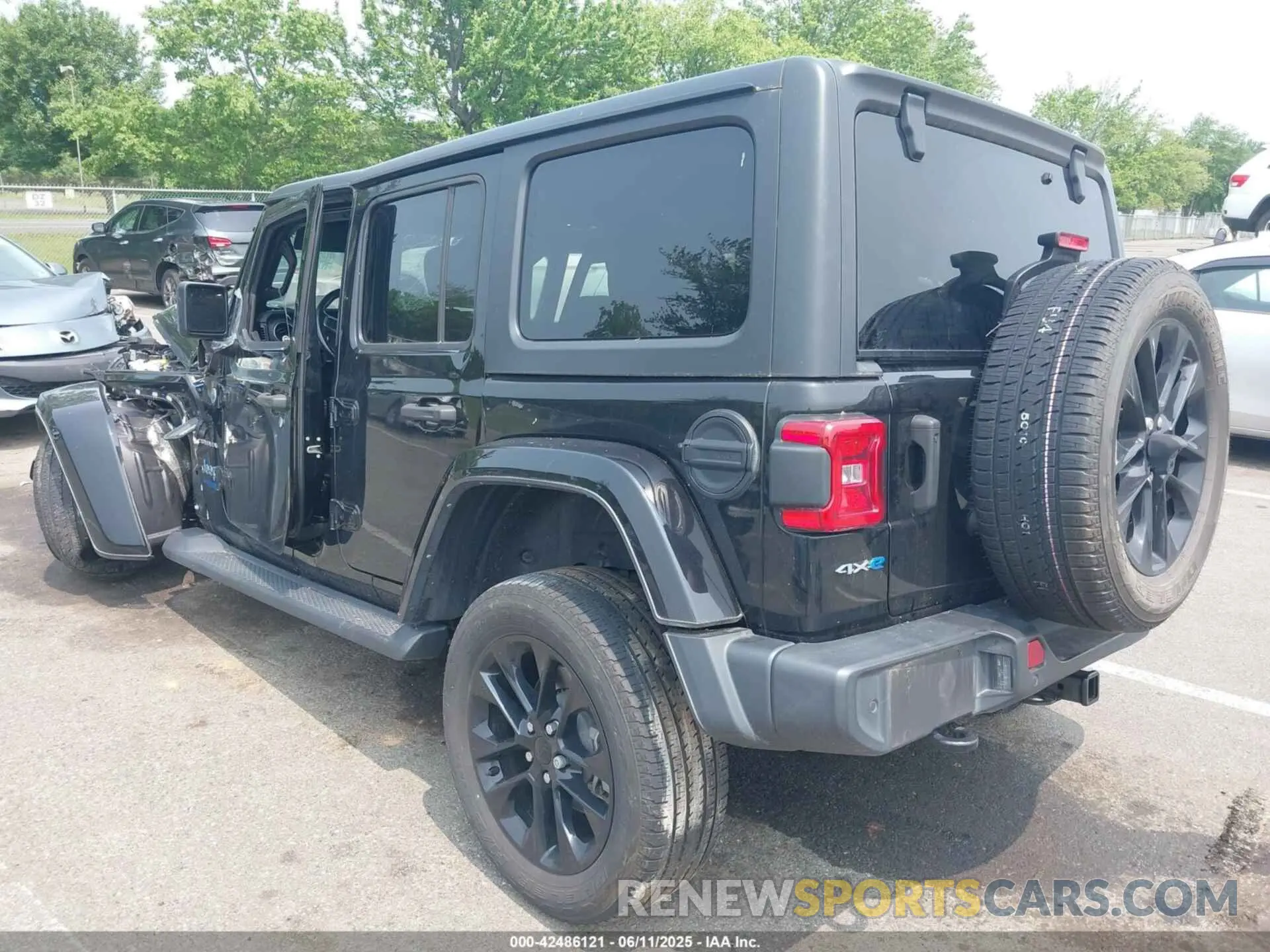 3 Photograph of a damaged car 1C4JJXP60MW772389 JEEP WRANGLER 4XE 2021