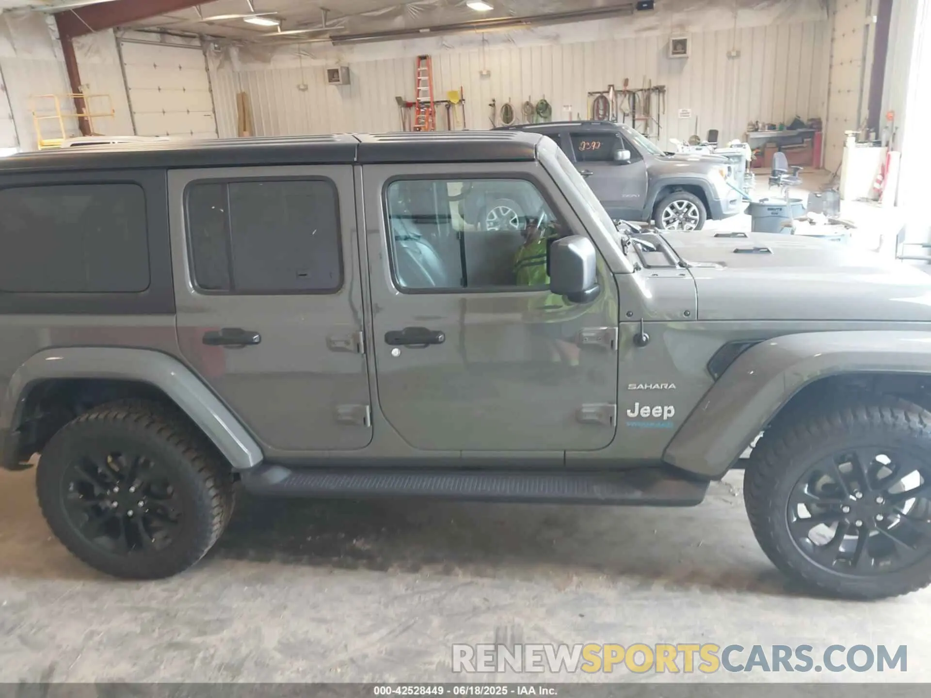 13 Фотография поврежденного автомобиля 1C4JJXP6XMW784100 JEEP WRANGLER 4XE 2021
