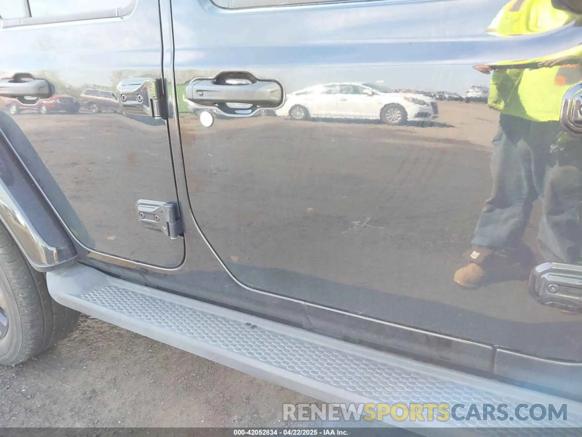 6 Photograph of a damaged car 1C4JJXP61NW213726 JEEP WRANGLER 4XE 2022