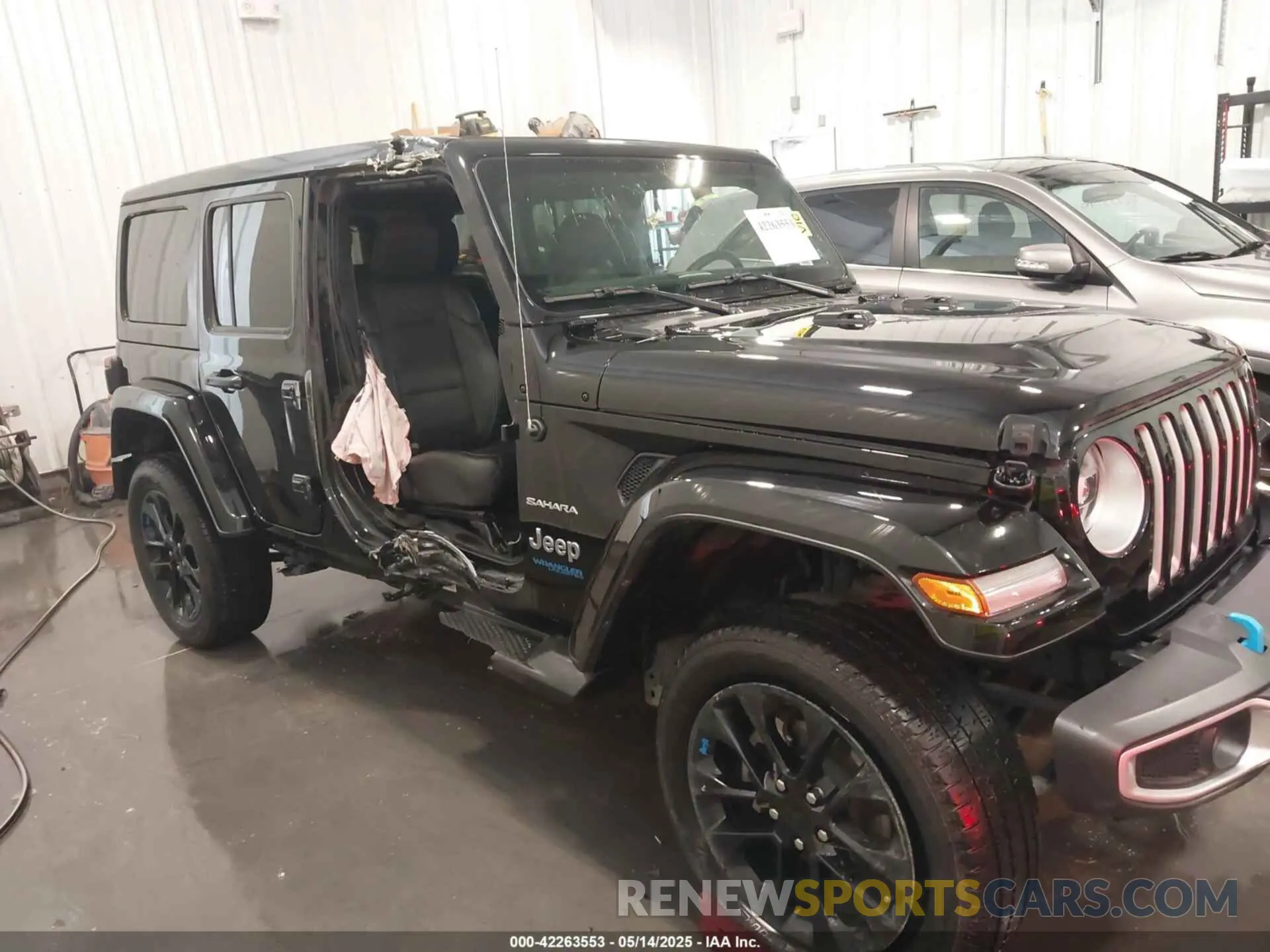 6 Photograph of a damaged car 1C4JJXP61NW276048 JEEP WRANGLER 4XE 2022