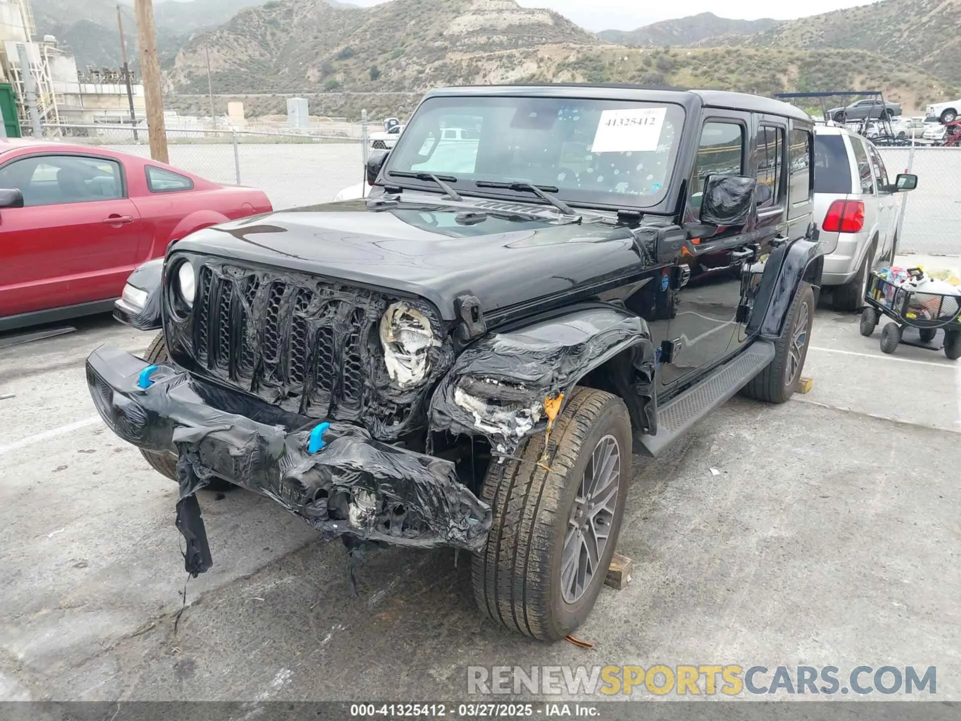 2 Фотография поврежденного автомобиля 1C4JJXP65NW111006 JEEP WRANGLER 4XE 2022