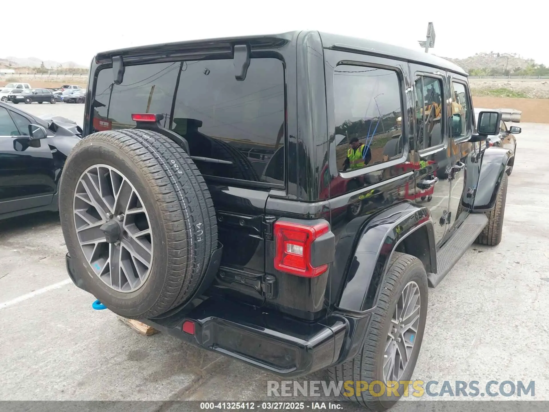 4 Фотография поврежденного автомобиля 1C4JJXP65NW111006 JEEP WRANGLER 4XE 2022
