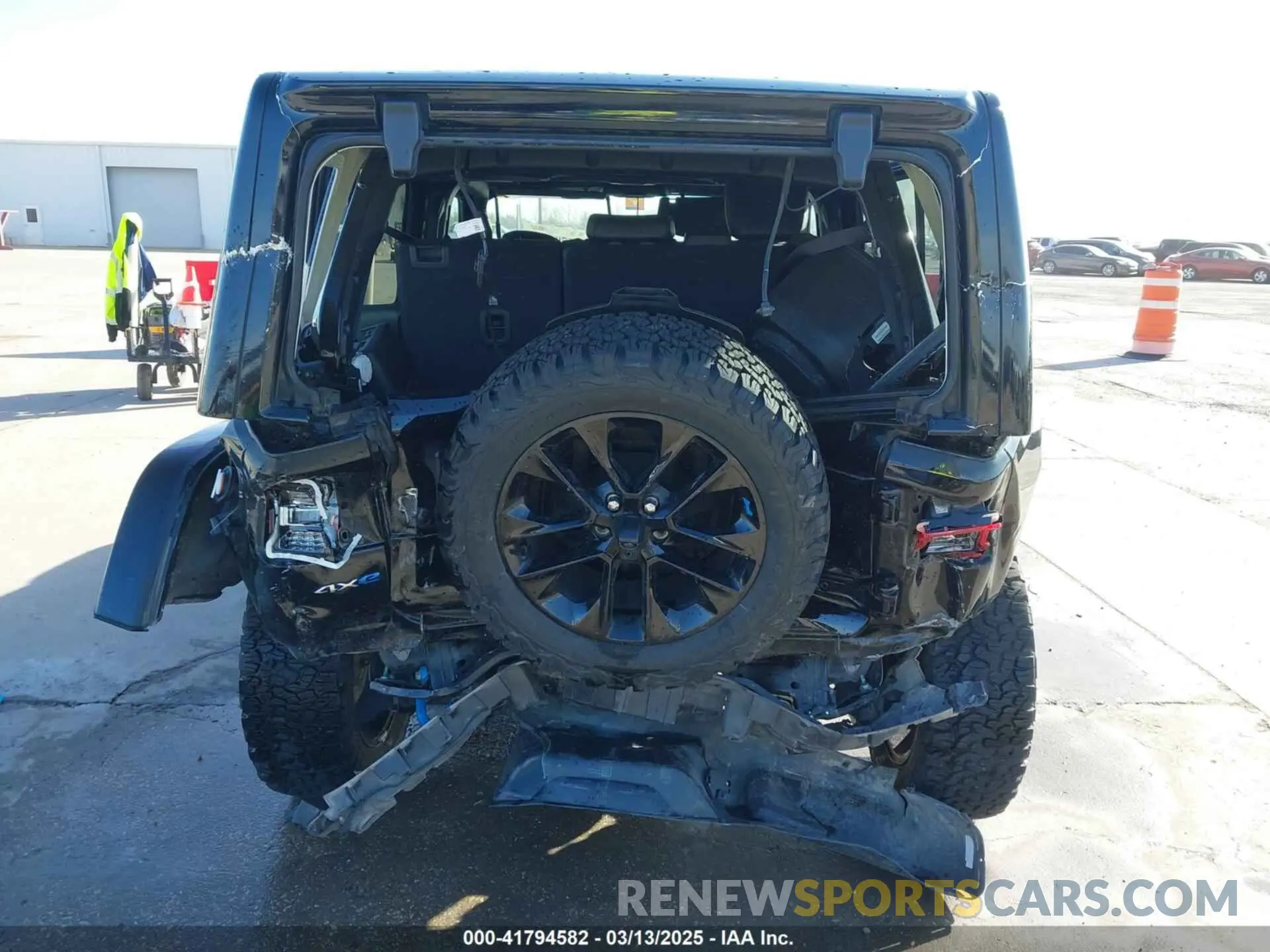 17 Фотография поврежденного автомобиля 1C4JJXP67NW275857 JEEP WRANGLER 4XE 2022