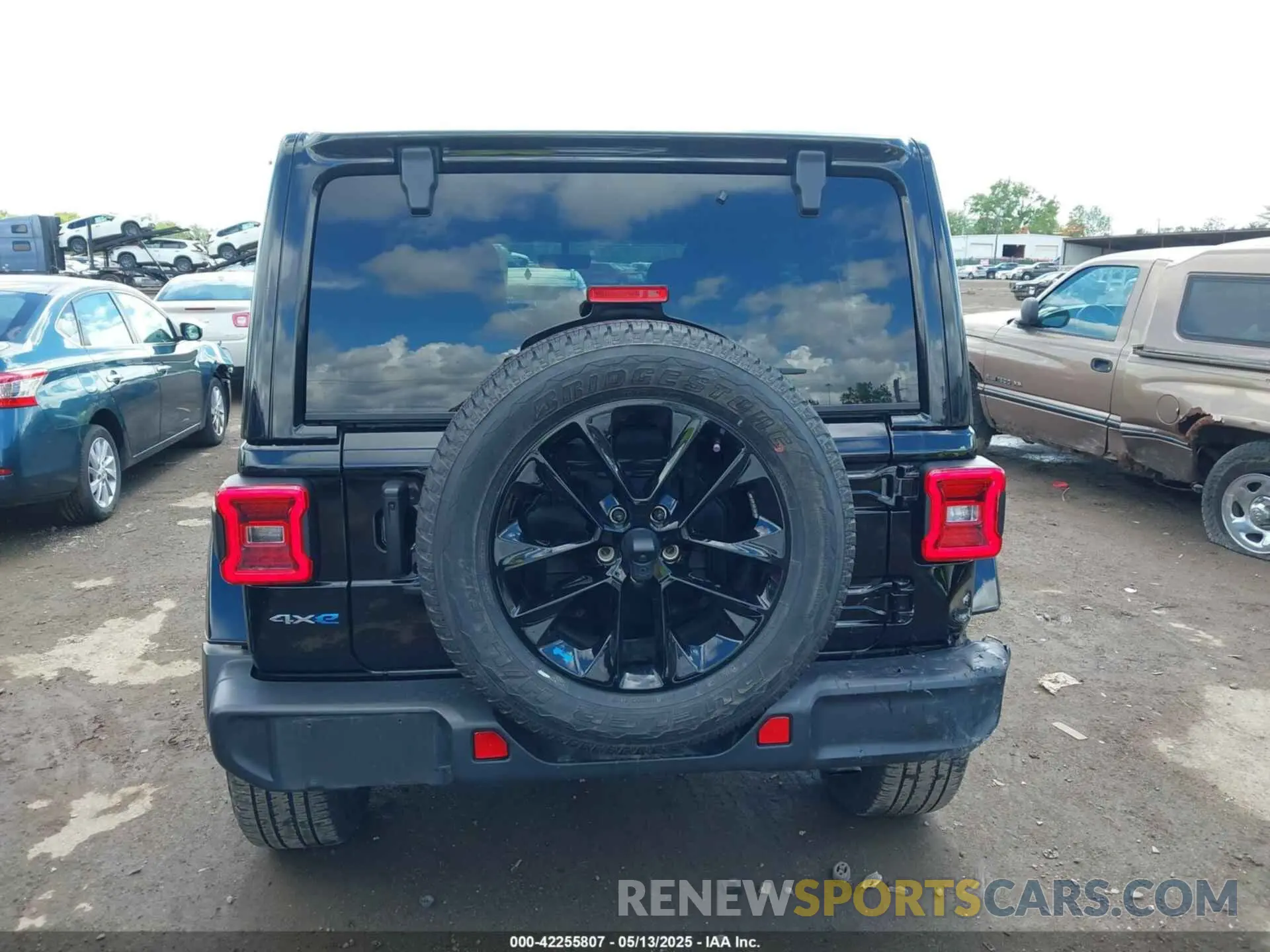 16 Photograph of a damaged car 1C4JJXP69NW198960 JEEP WRANGLER 4XE 2022