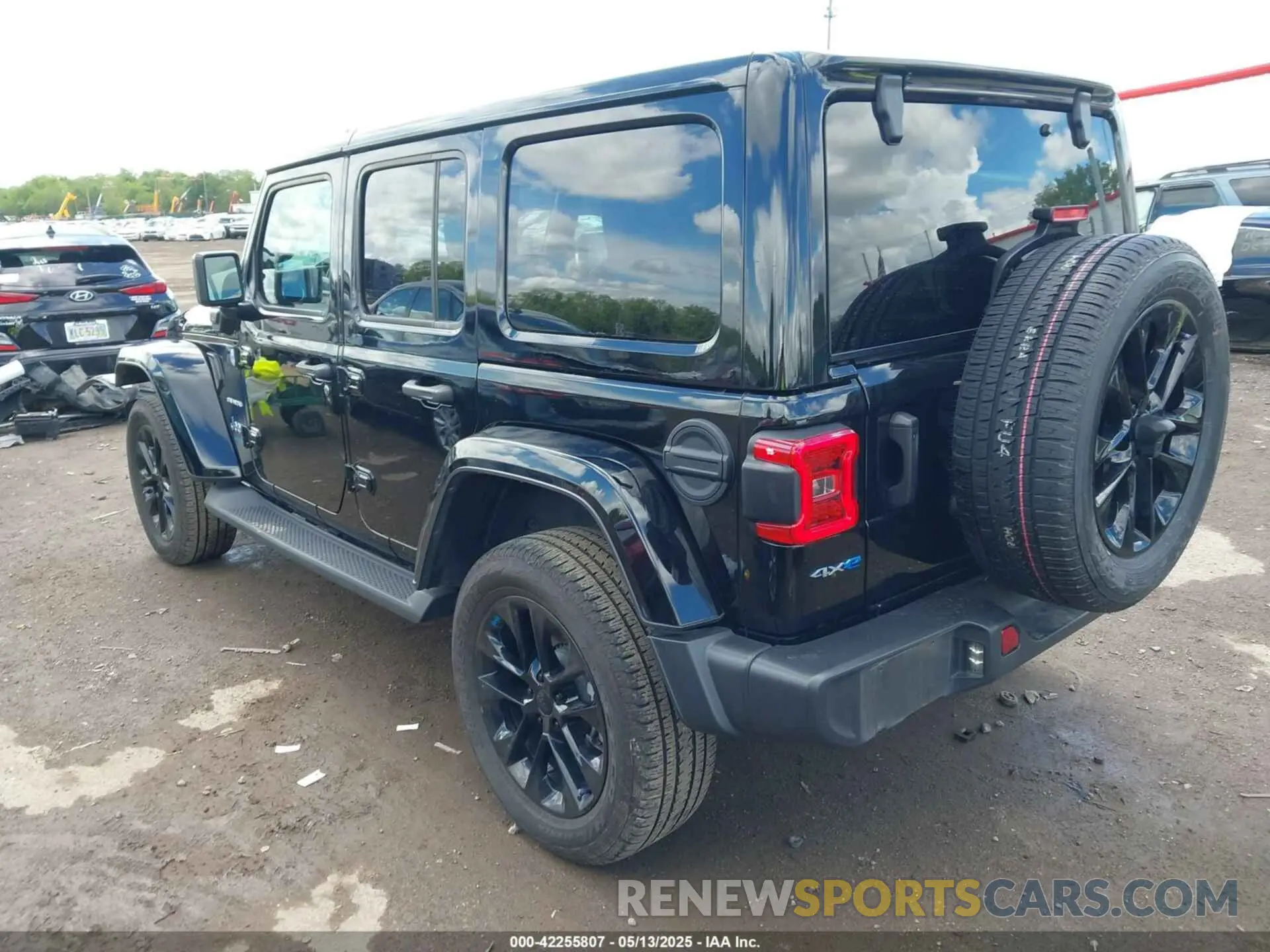 3 Photograph of a damaged car 1C4JJXP69NW198960 JEEP WRANGLER 4XE 2022
