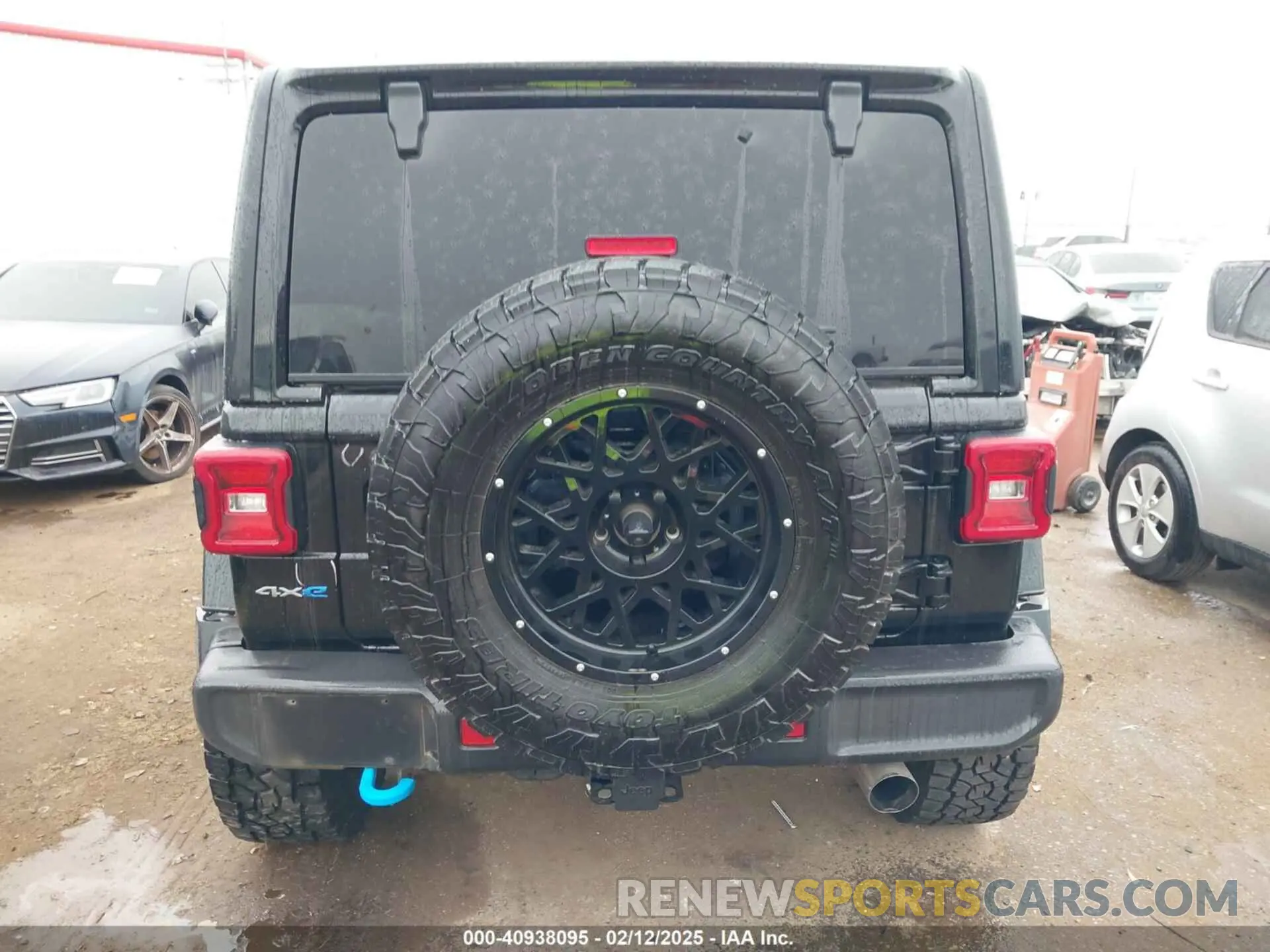 17 Photograph of a damaged car 1C4JJXP6XNW162999 JEEP WRANGLER 4XE 2022
