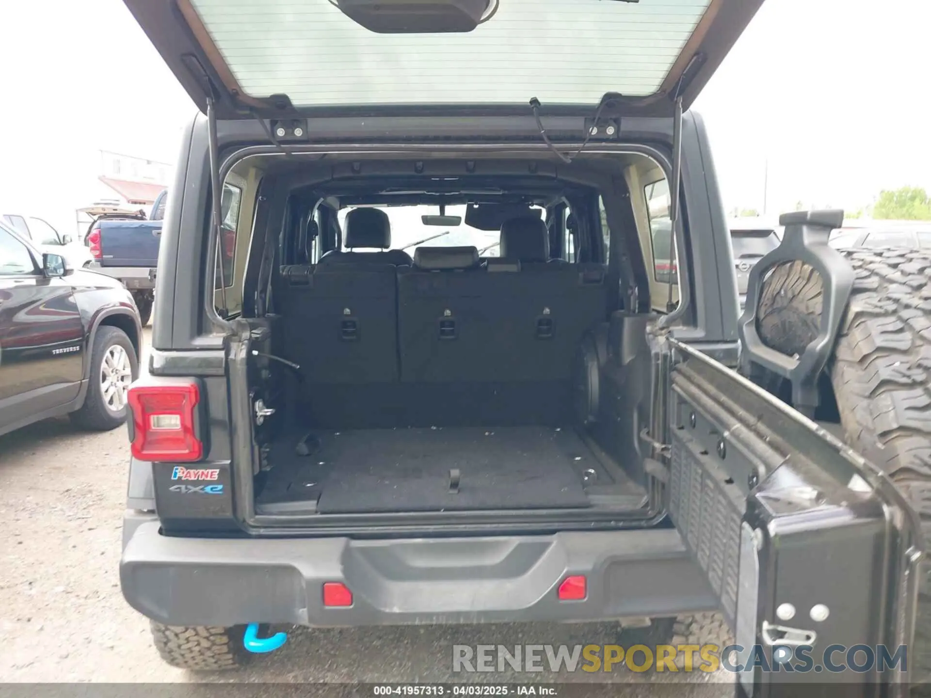 17 Фотография поврежденного автомобиля 1C4JJXR63NW228550 JEEP WRANGLER 4XE 2022