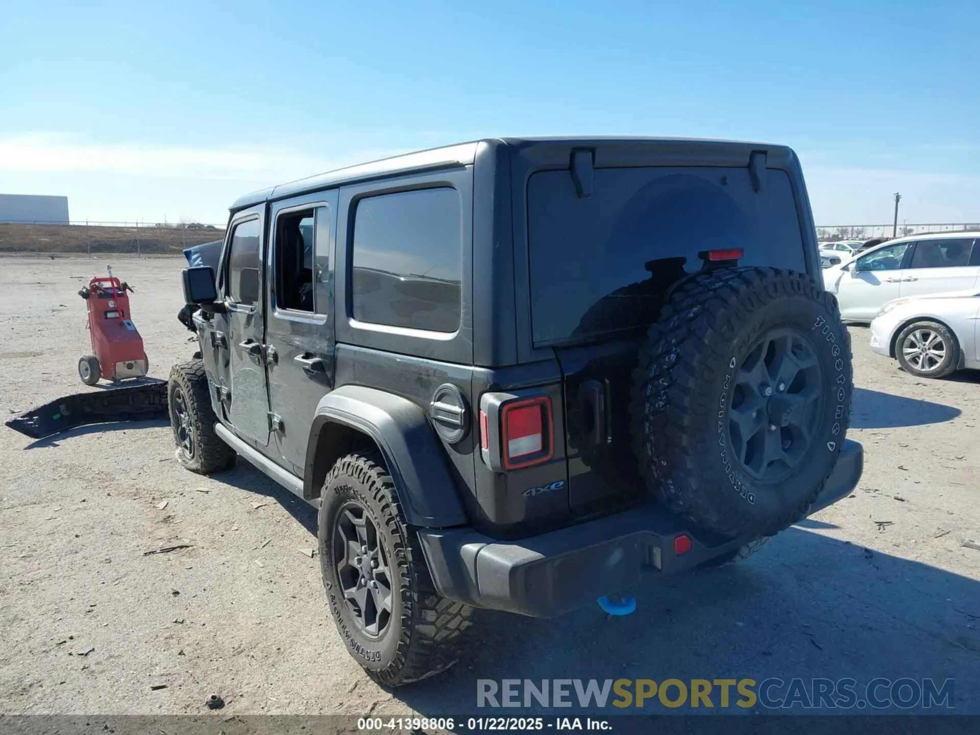 3 Фотография поврежденного автомобиля 1C4JJXN60PW605344 JEEP WRANGLER 4XE 2023