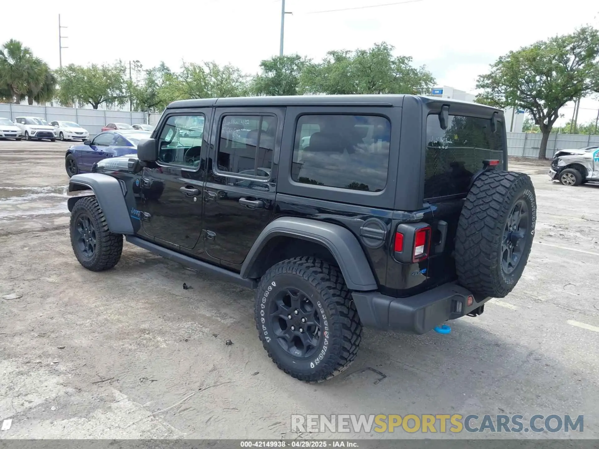 3 Фотография поврежденного автомобиля 1C4JJXN60PW661350 JEEP WRANGLER 4XE 2023