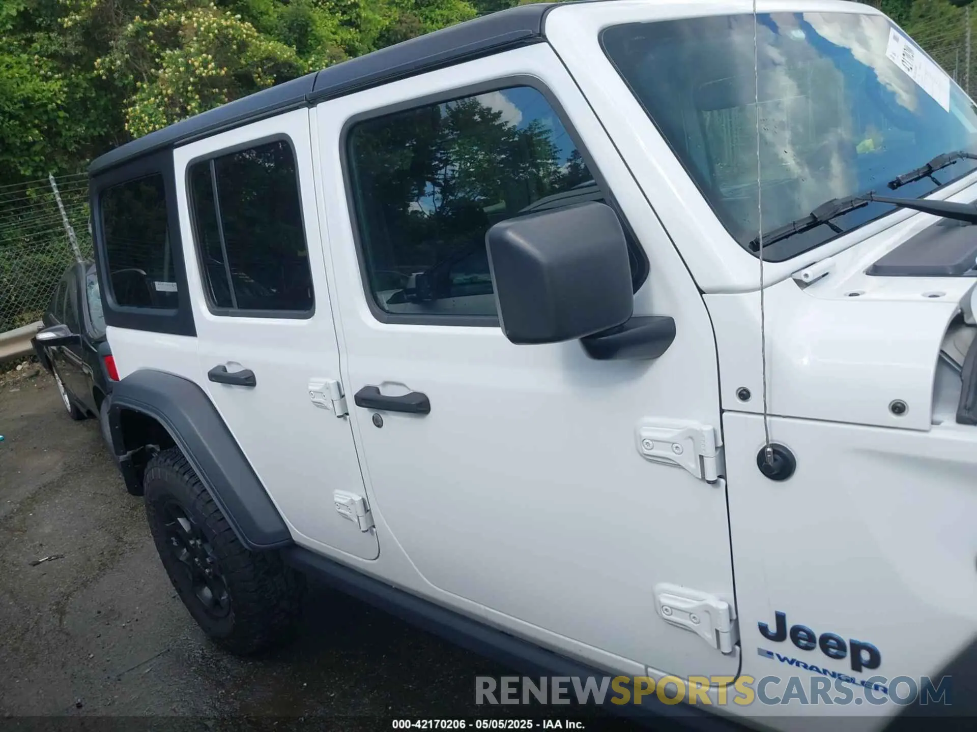 13 Фотография поврежденного автомобиля 1C4JJXN67PW630869 JEEP WRANGLER 4XE 2023