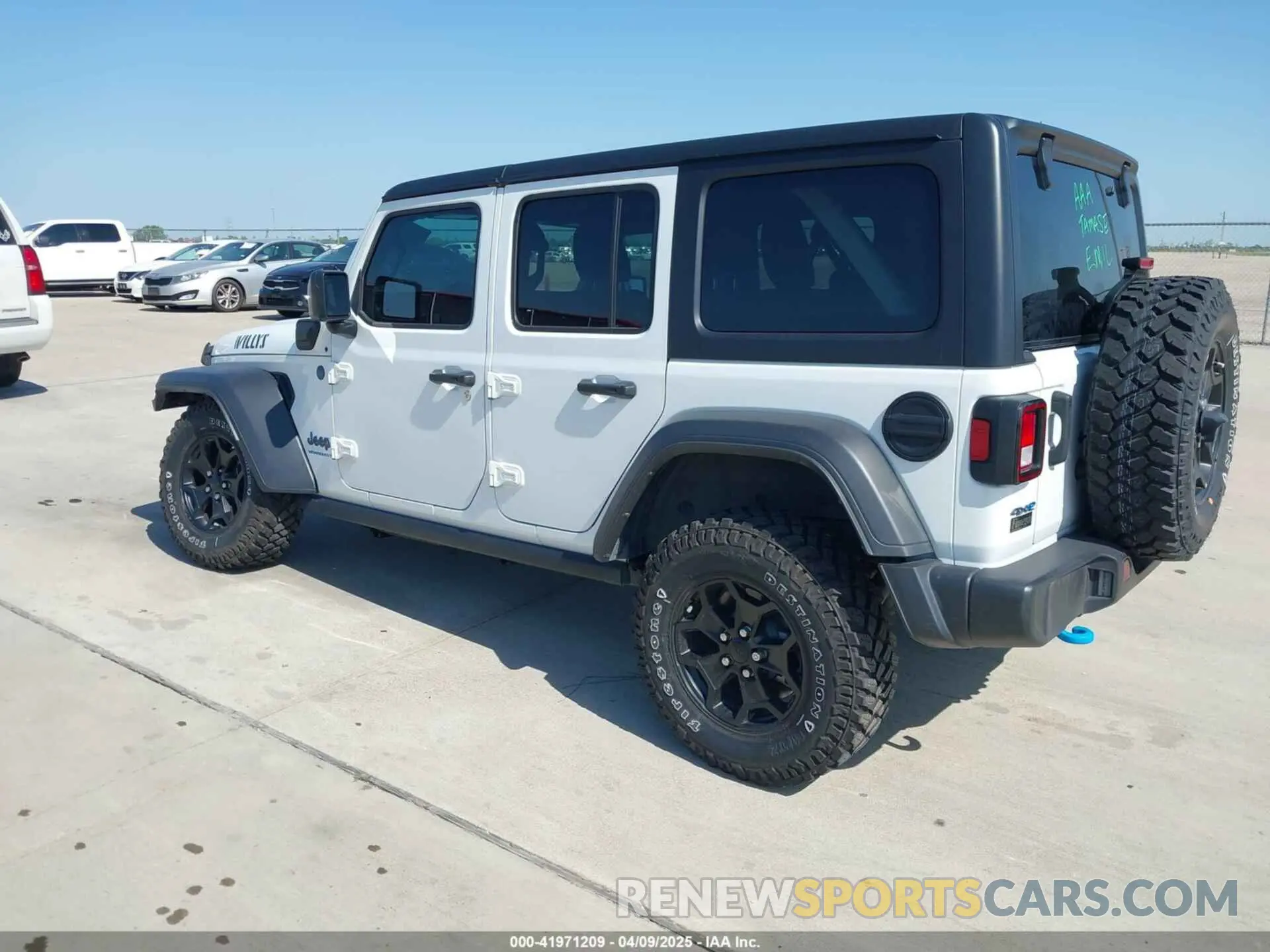 3 Фотография поврежденного автомобиля 1C4JJXN68PW592486 JEEP WRANGLER 4XE 2023