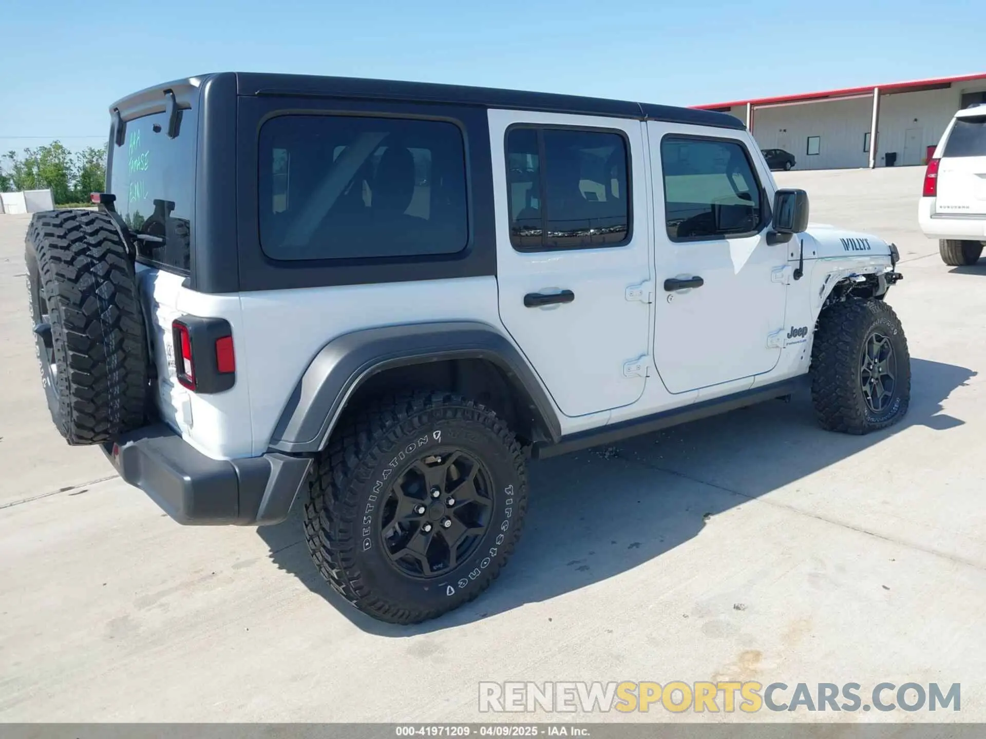 4 Фотография поврежденного автомобиля 1C4JJXN68PW592486 JEEP WRANGLER 4XE 2023