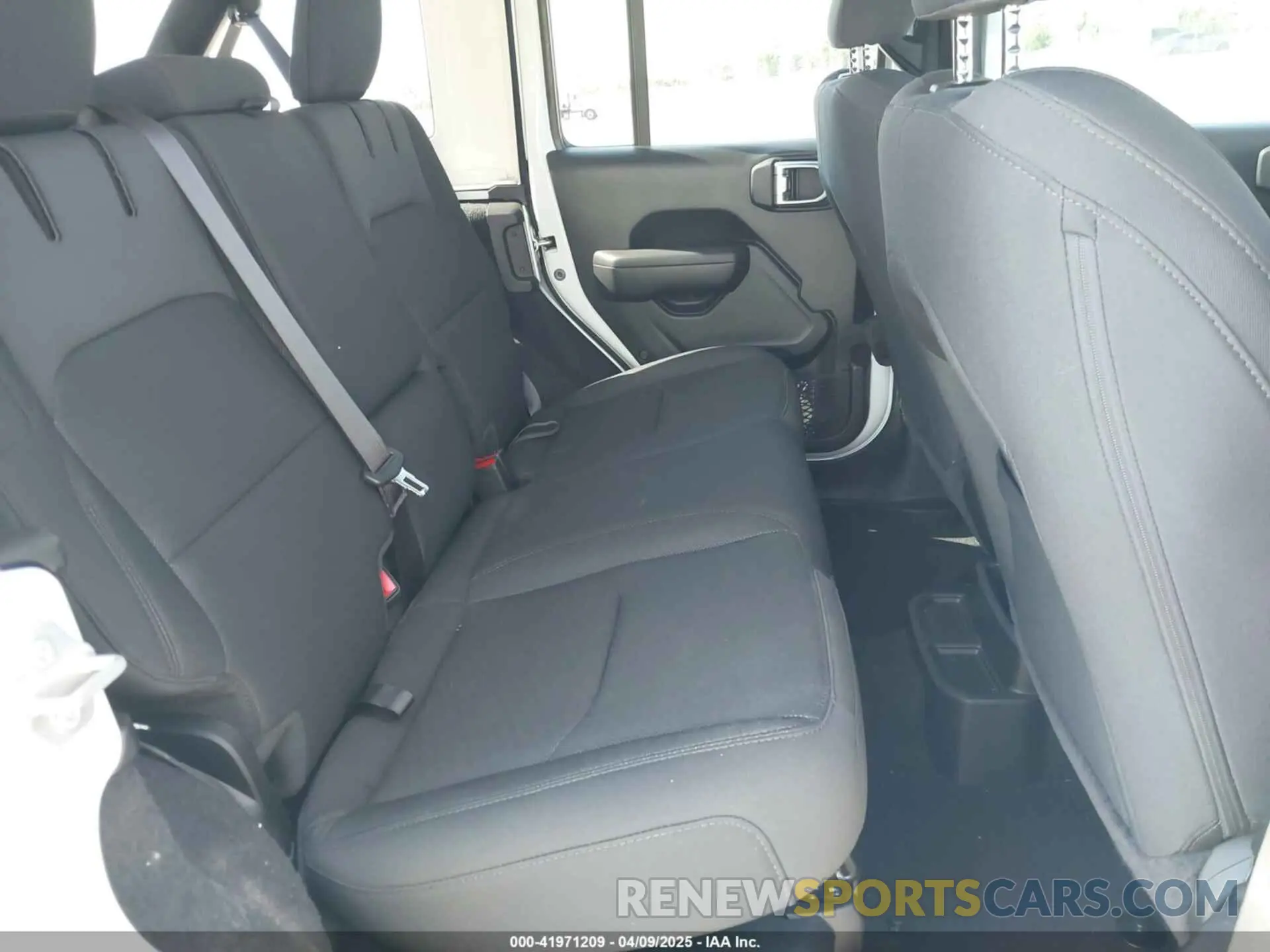 8 Фотография поврежденного автомобиля 1C4JJXN68PW592486 JEEP WRANGLER 4XE 2023