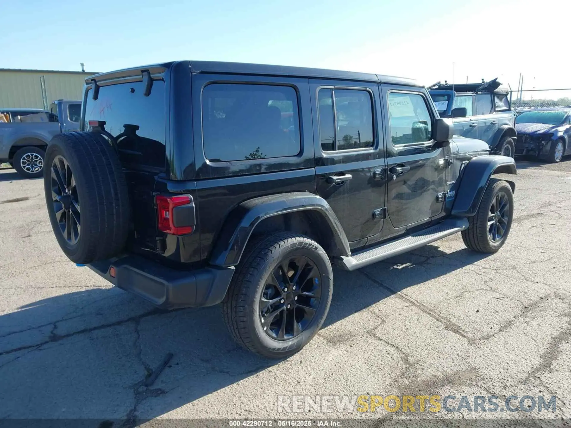 4 Фотография поврежденного автомобиля 1C4JJXP60PW627051 JEEP WRANGLER 4XE 2023