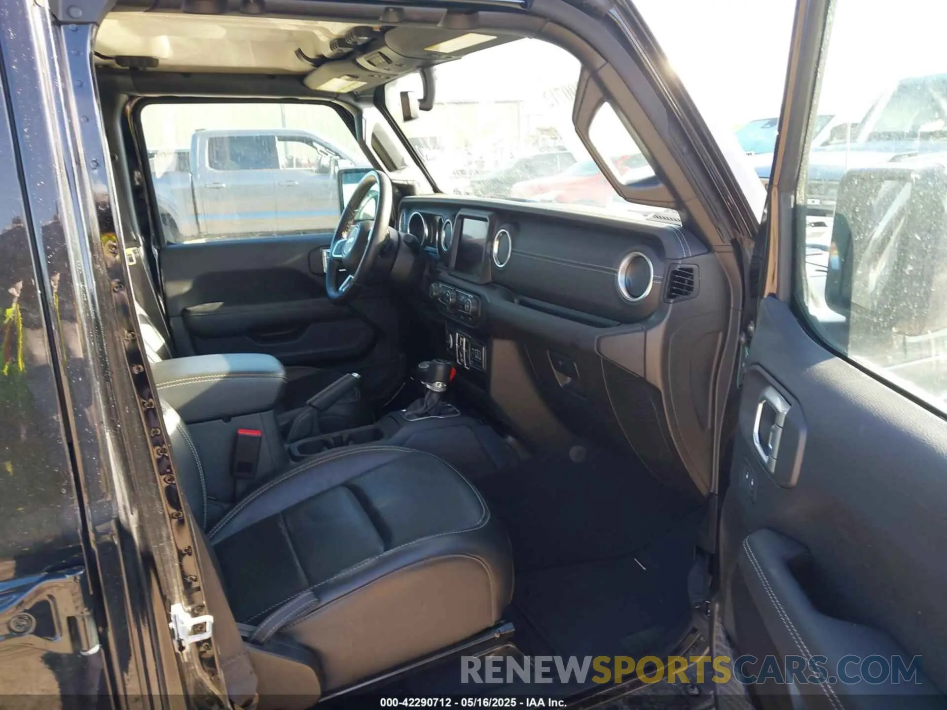 5 Фотография поврежденного автомобиля 1C4JJXP60PW627051 JEEP WRANGLER 4XE 2023