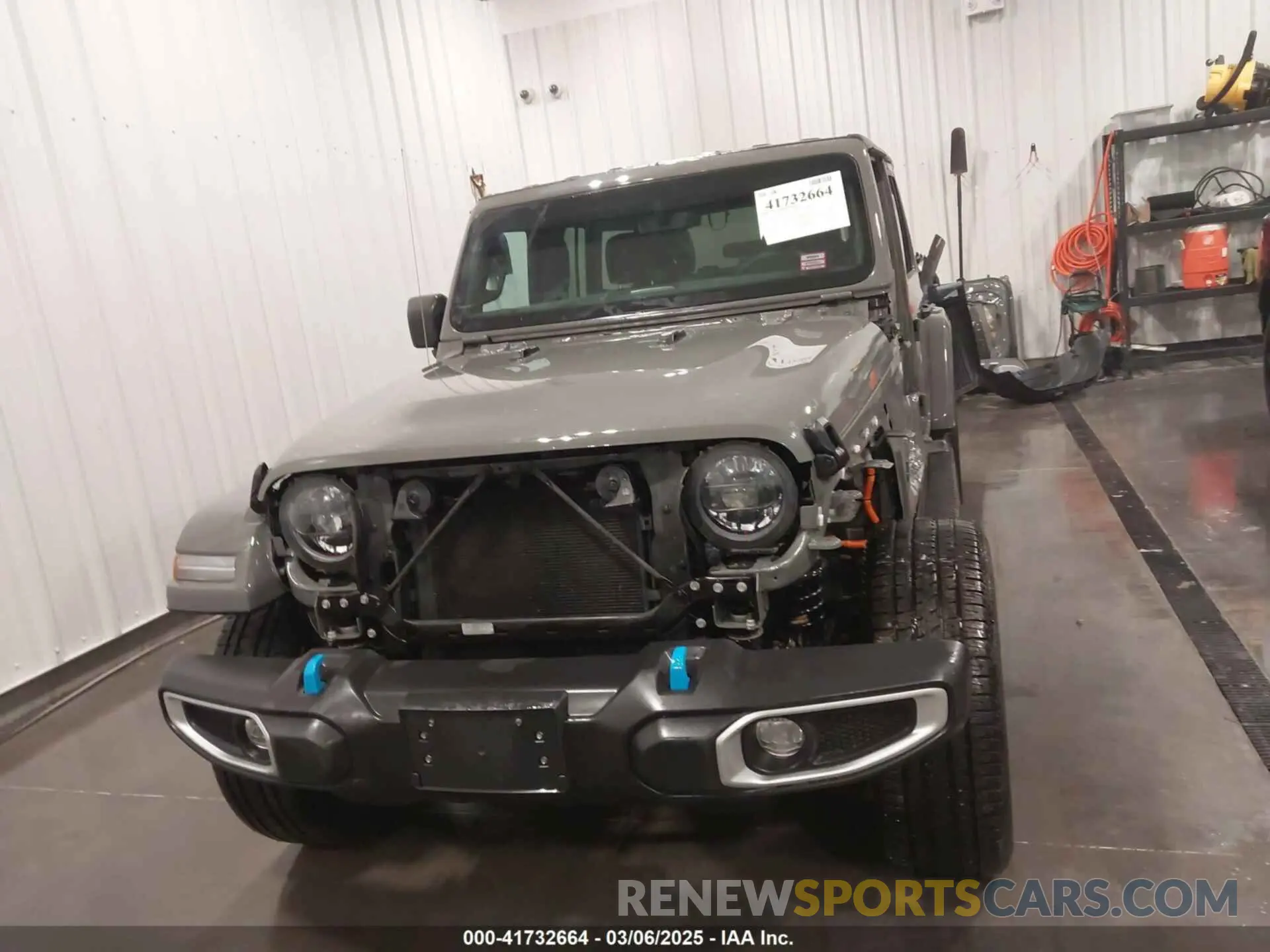 13 Фотография поврежденного автомобиля 1C4JJXP62PW608968 JEEP WRANGLER 4XE 2023