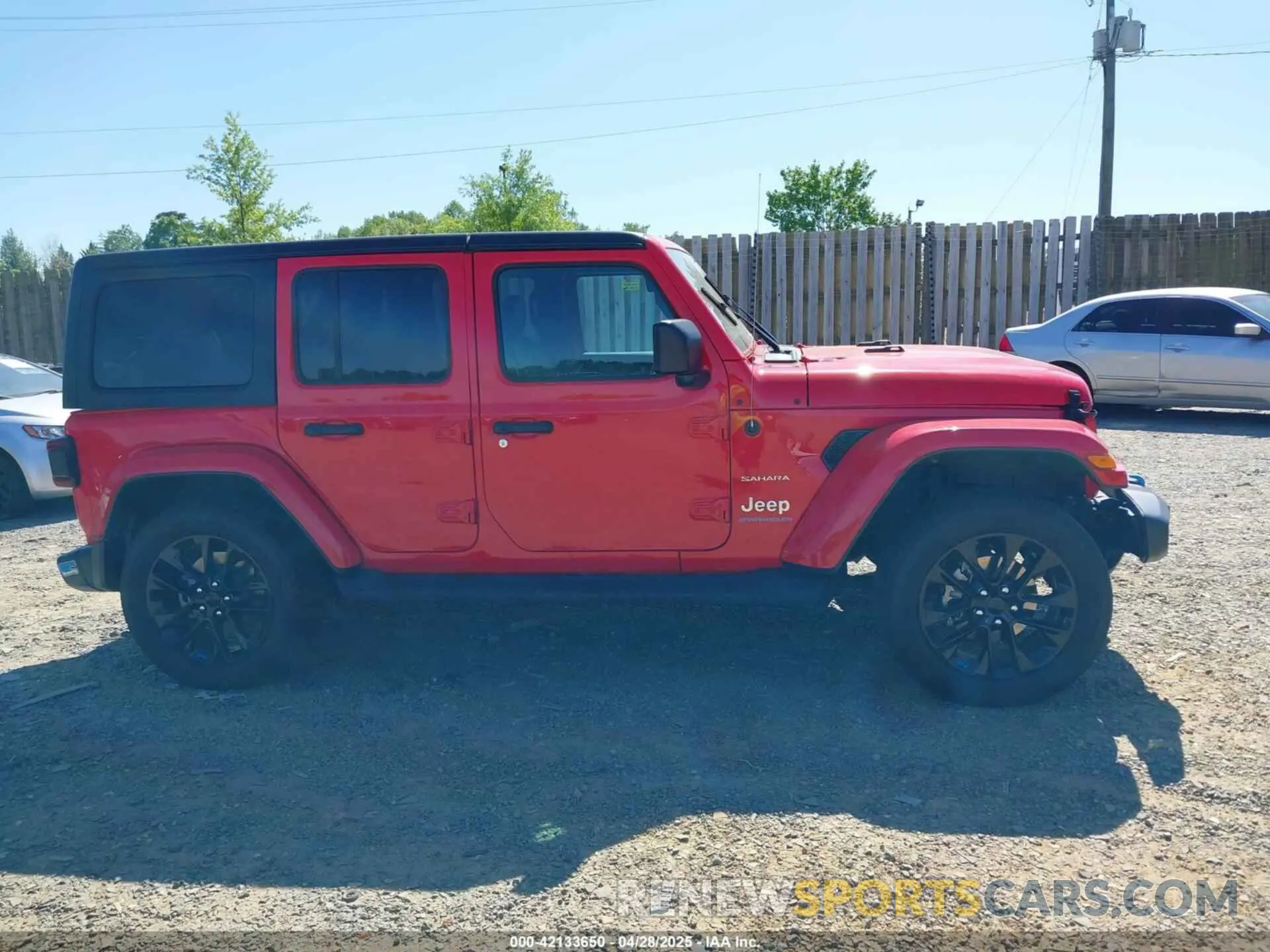 13 Фотография поврежденного автомобиля 1C4JJXP63PW568190 JEEP WRANGLER 4XE 2023