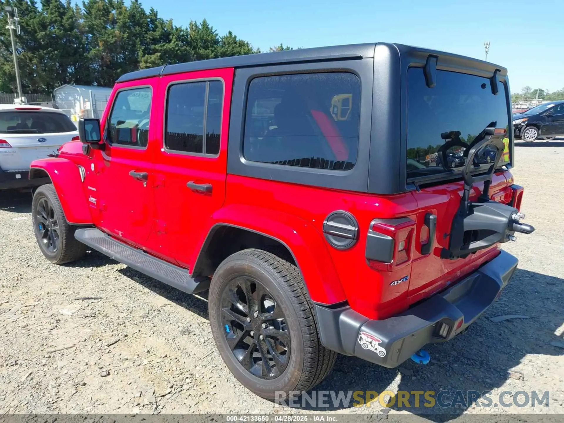 3 Фотография поврежденного автомобиля 1C4JJXP63PW568190 JEEP WRANGLER 4XE 2023