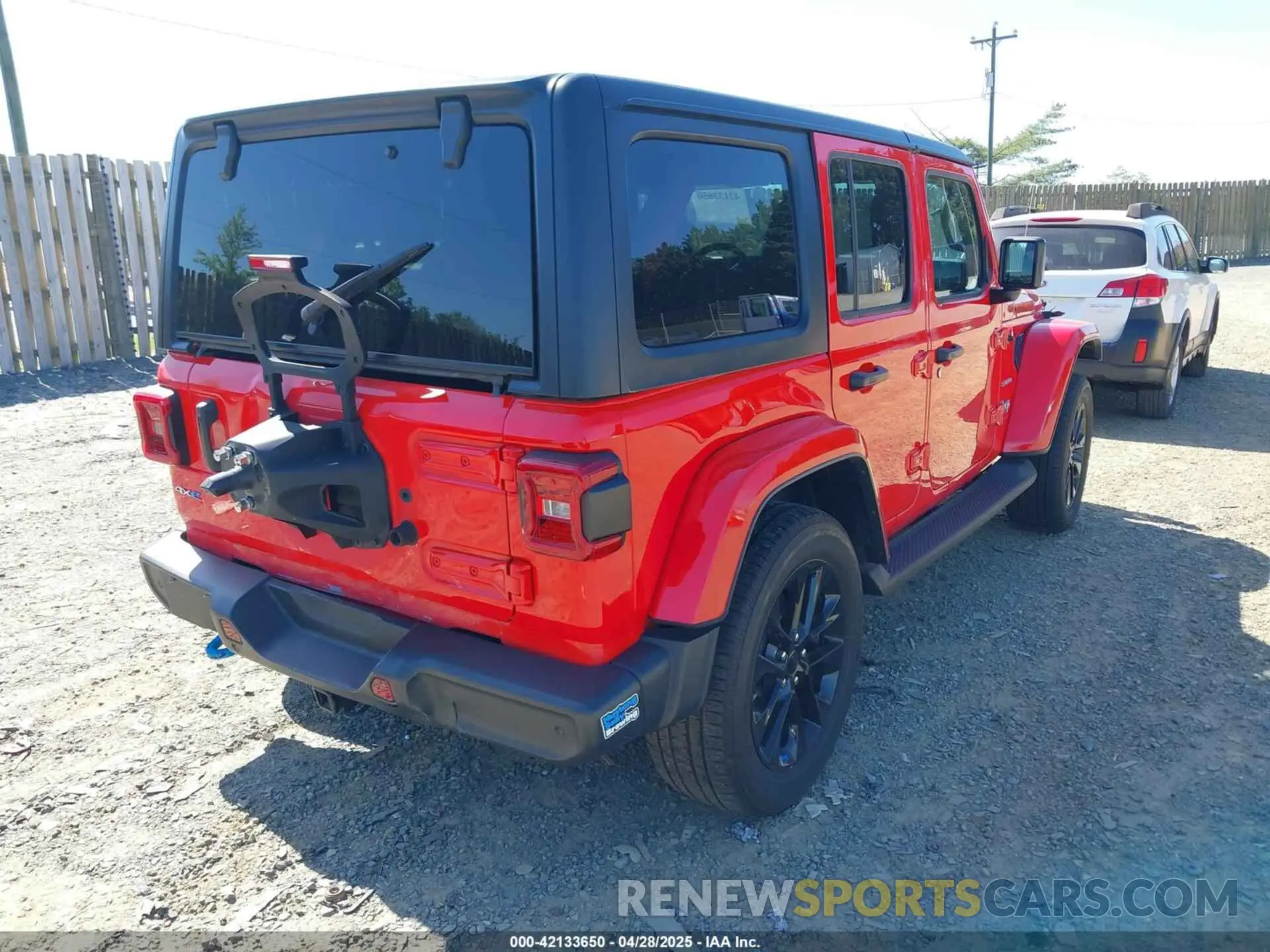 4 Фотография поврежденного автомобиля 1C4JJXP63PW568190 JEEP WRANGLER 4XE 2023