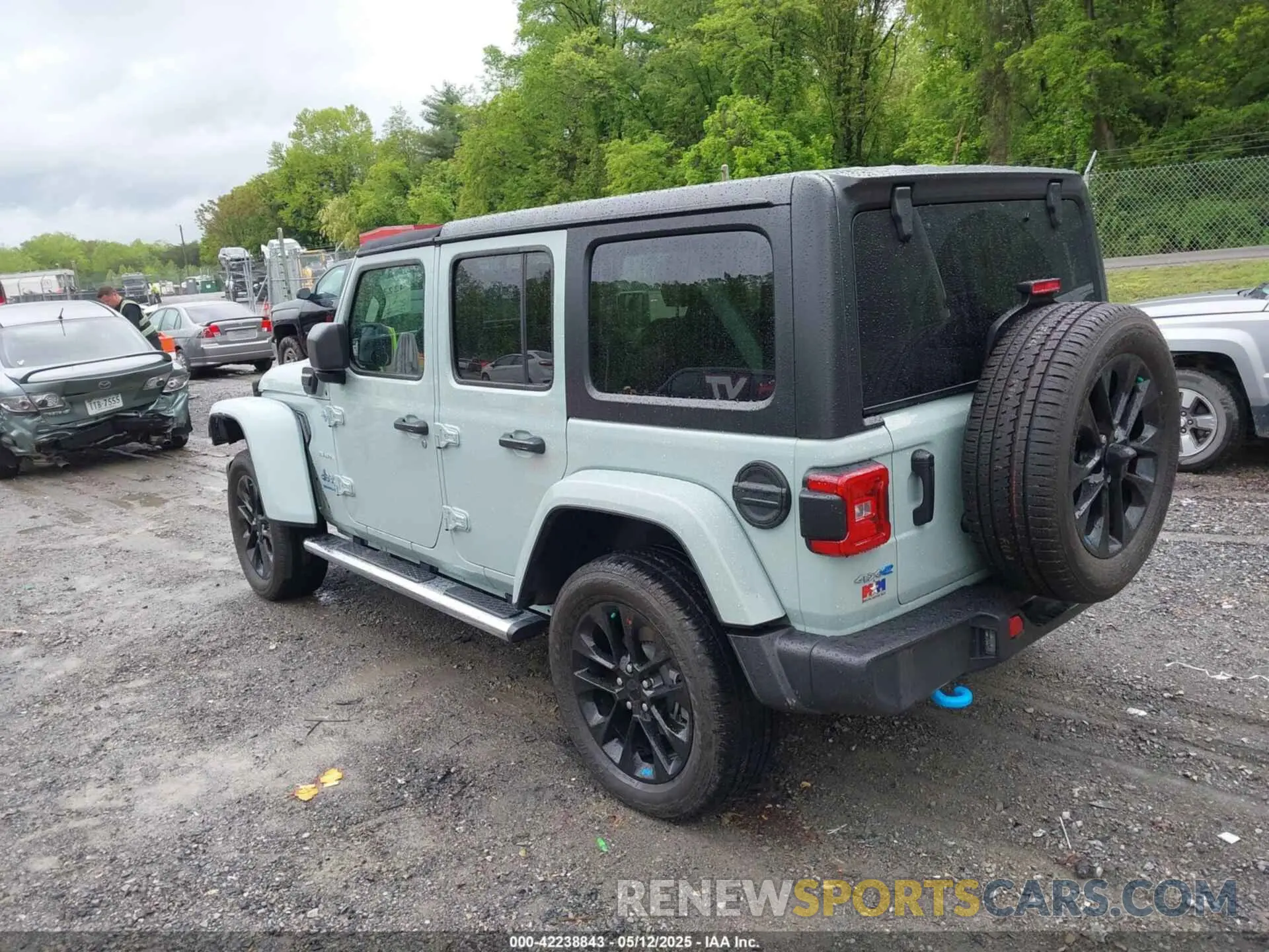 3 Photograph of a damaged car 1C4JJXP64PW683655 JEEP WRANGLER 4XE 2023