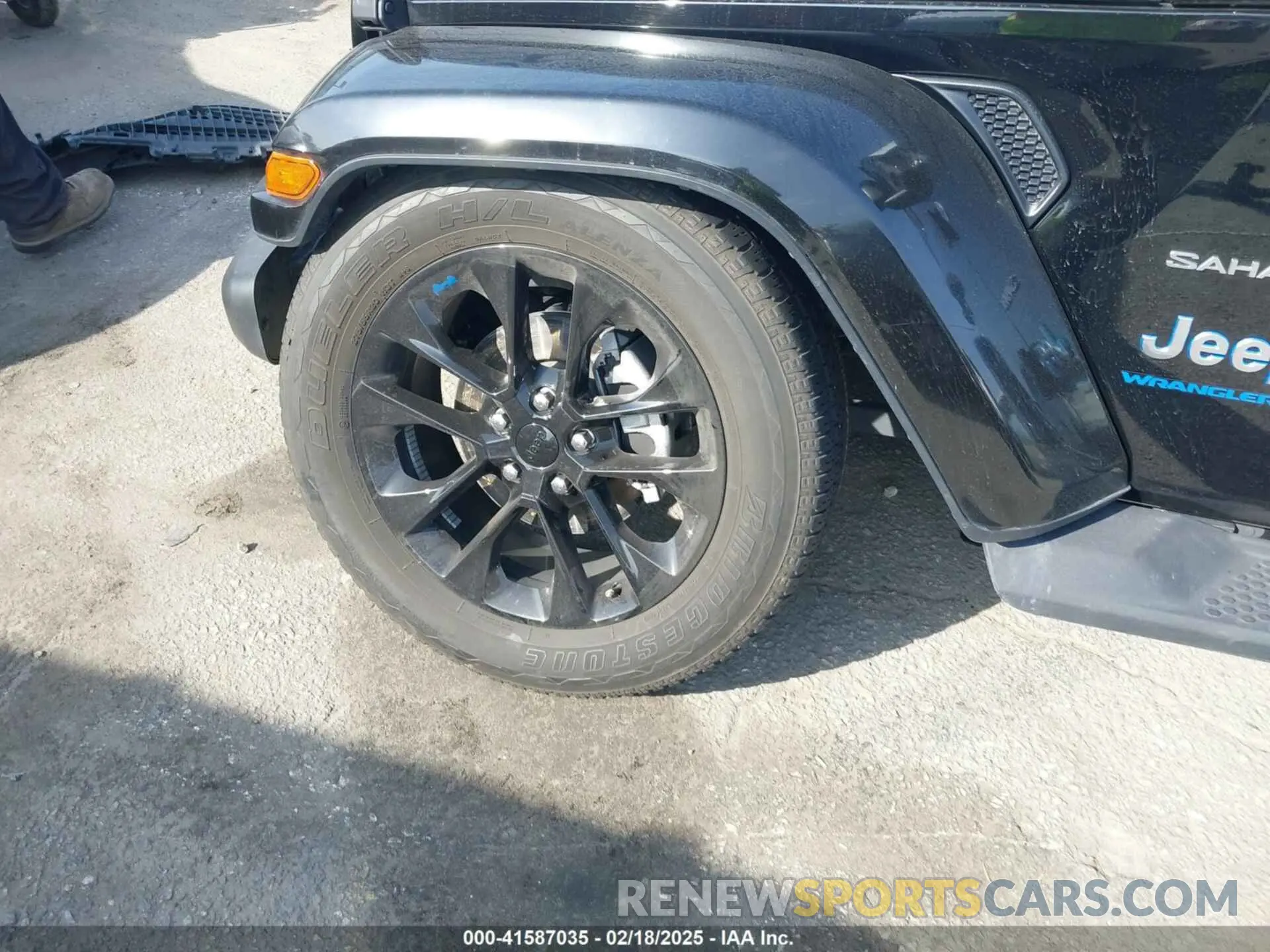 18 Photograph of a damaged car 1C4JJXP67PW556933 JEEP WRANGLER 4XE 2023