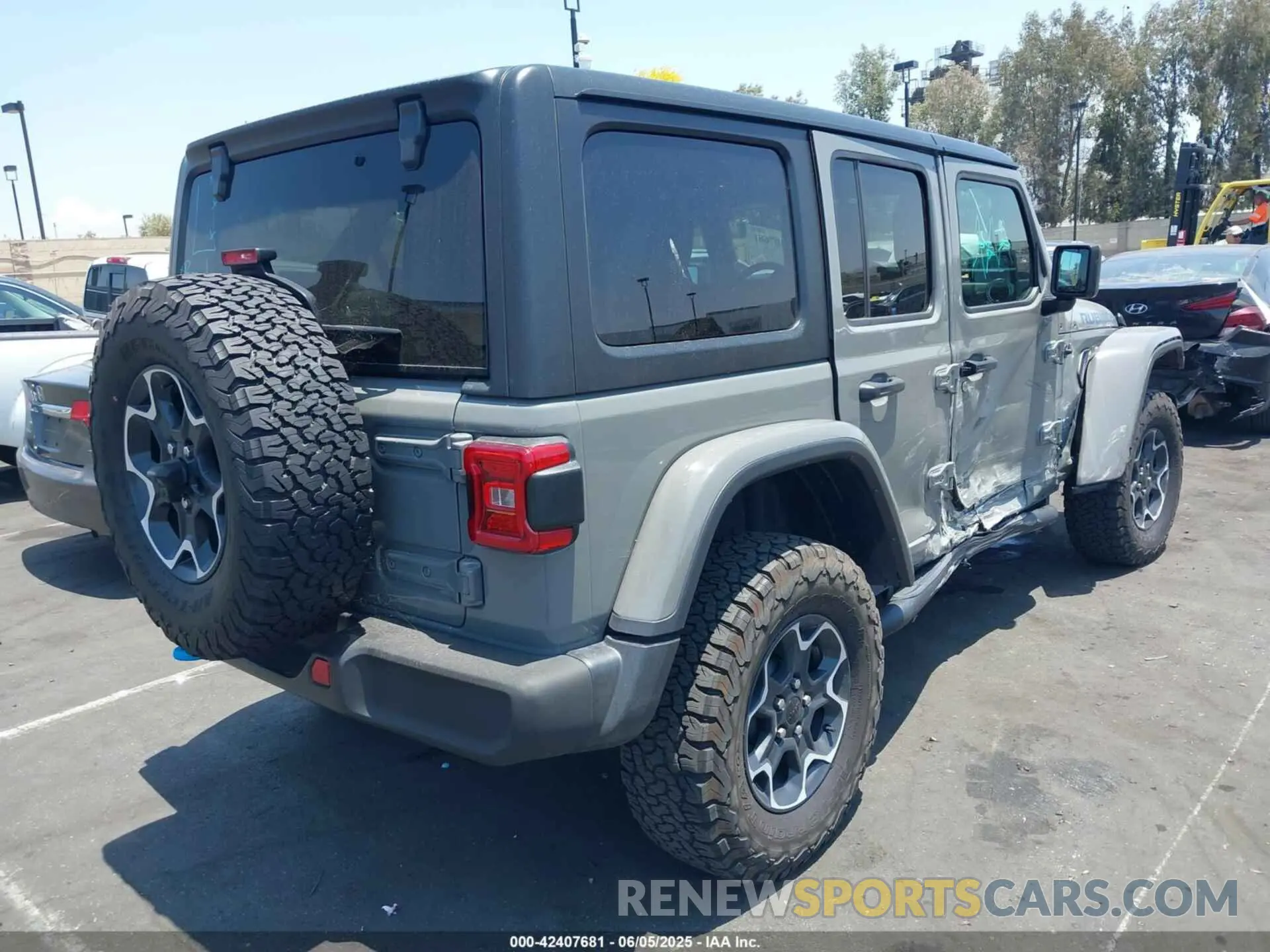 4 Photograph of a damaged car 1C4JJXR64PW700323 JEEP WRANGLER 4XE 2023