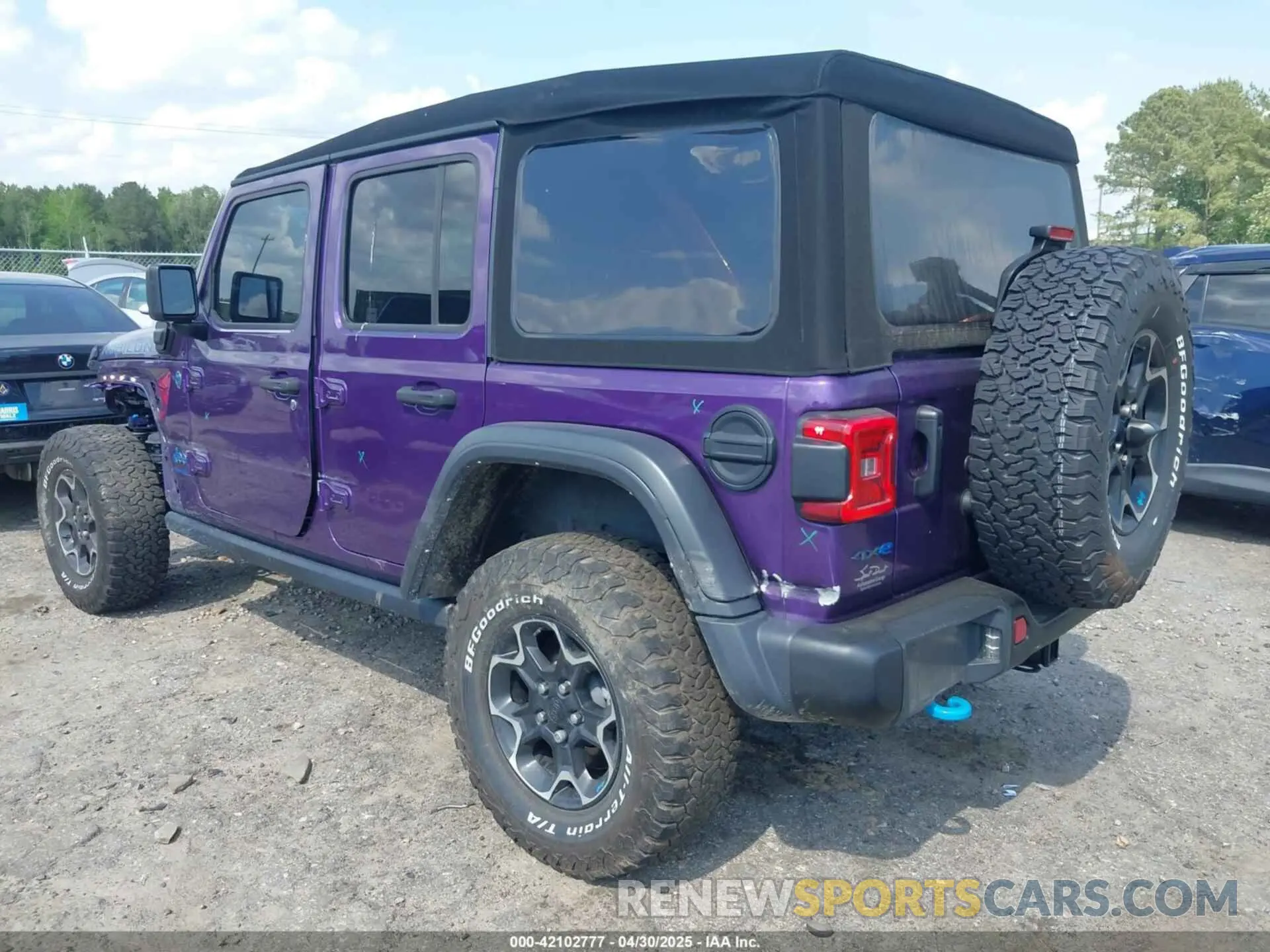 3 Фотография поврежденного автомобиля 1C4JJXR6XPW614238 JEEP WRANGLER 4XE 2023