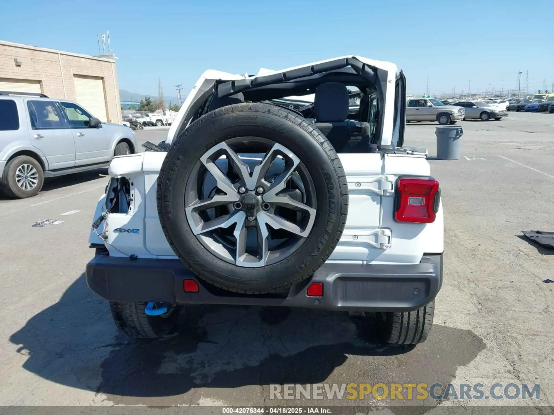16 Фотография поврежденного автомобиля 1C4RJXN61RW116652 JEEP WRANGLER 4XE 2024