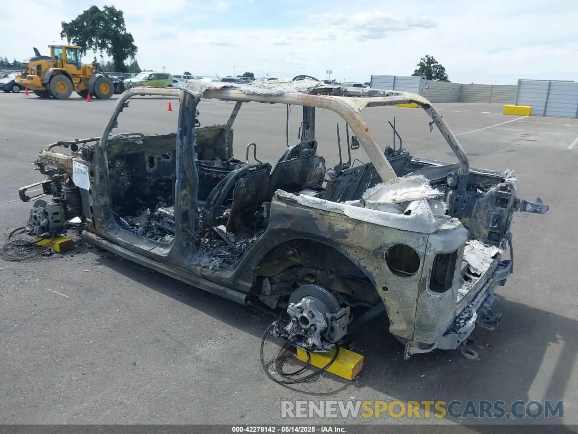 3 Фотография поврежденного автомобиля 1C4RJXN62RW310445 JEEP WRANGLER 4XE 2024