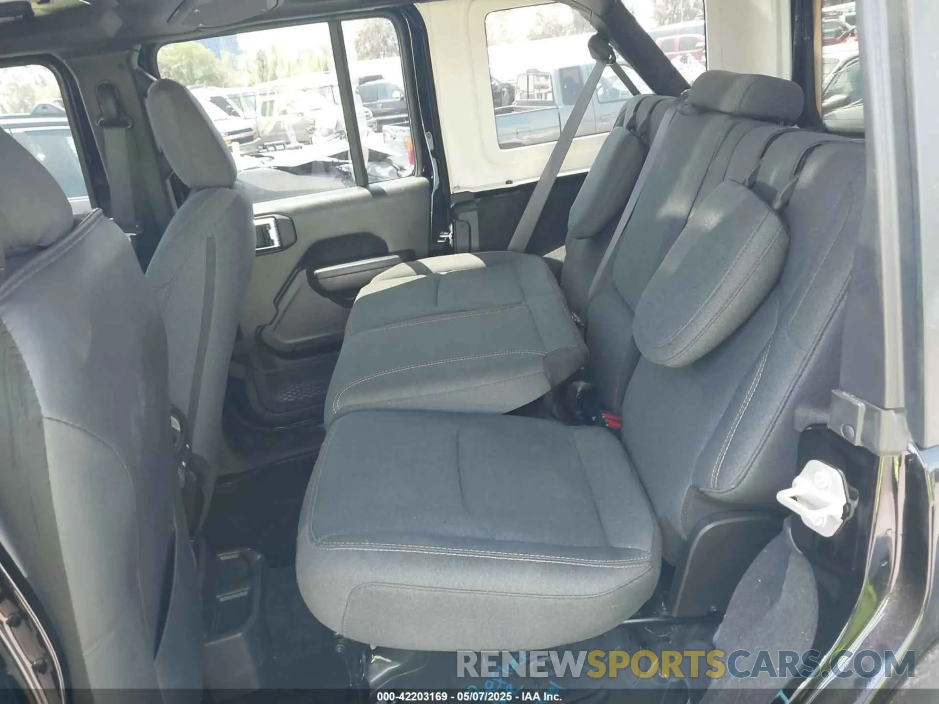 17 Фотография поврежденного автомобиля 1C4RJXN65RW196280 JEEP WRANGLER 4XE 2024