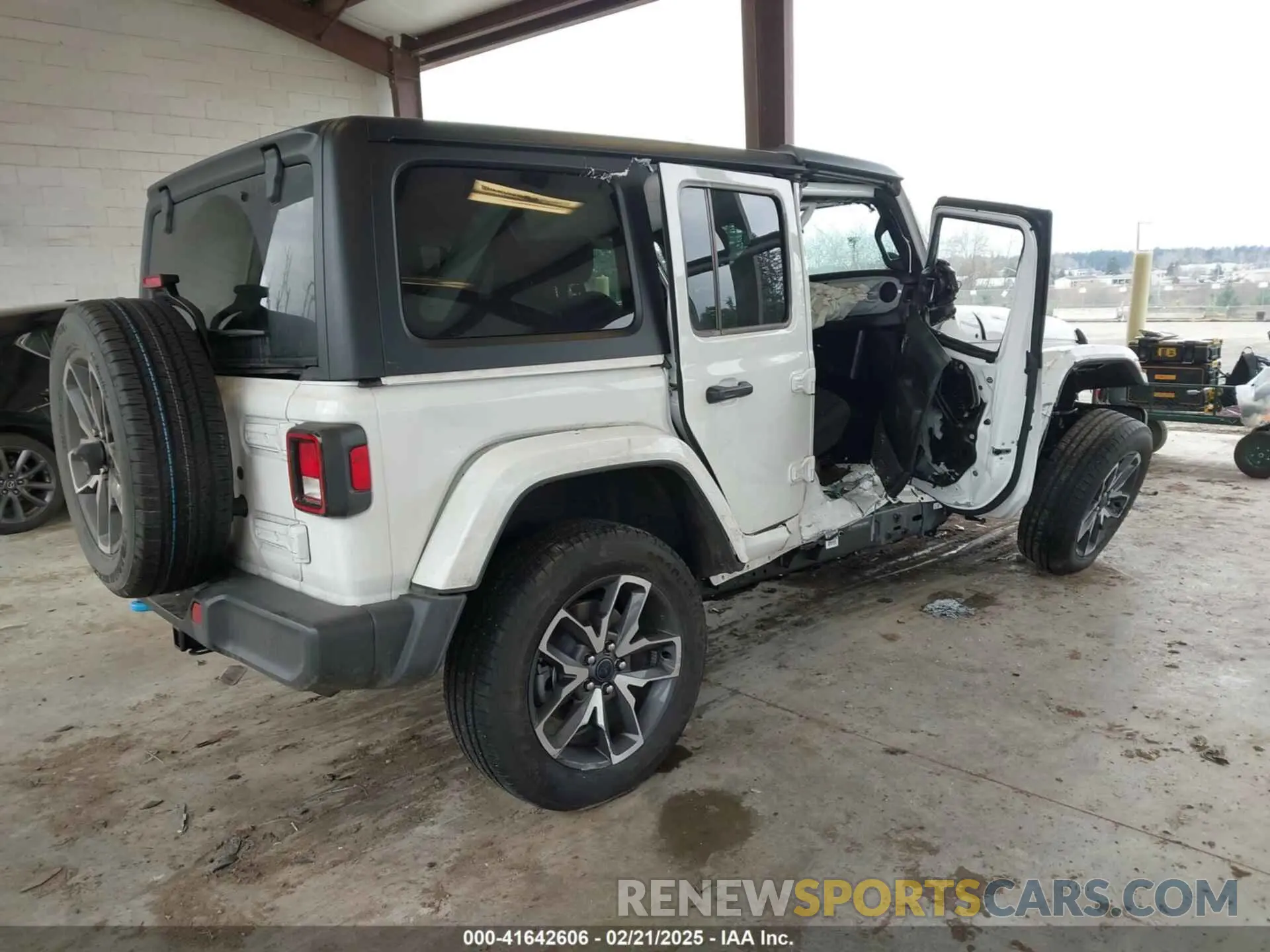 4 Фотография поврежденного автомобиля 1C4RJXN65RW199230 JEEP WRANGLER 4XE 2024