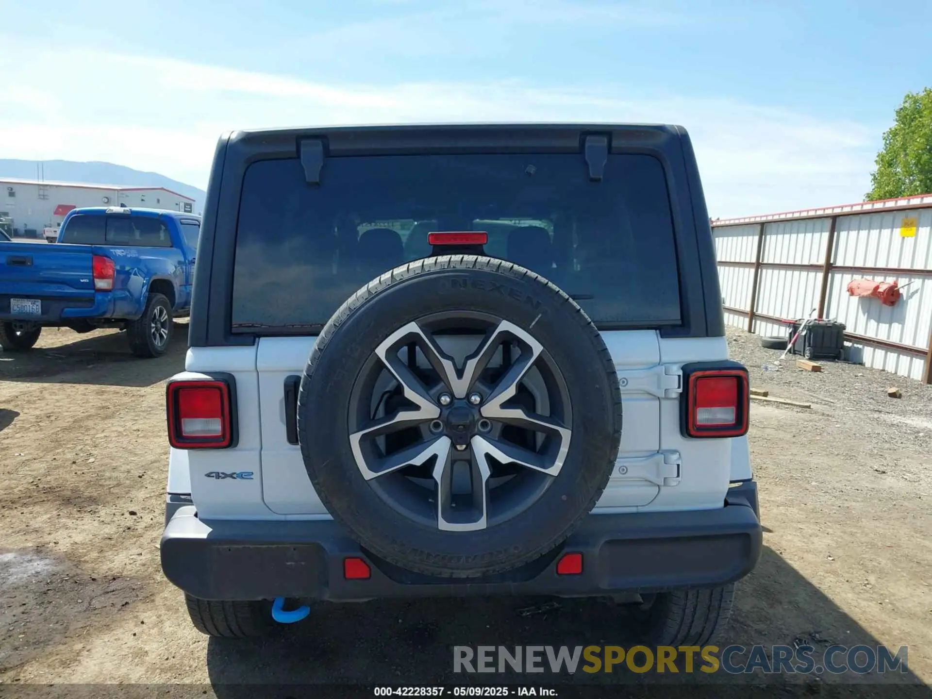 16 Photograph of a damaged car 1C4RJXN66RW207996 JEEP WRANGLER 4XE 2024
